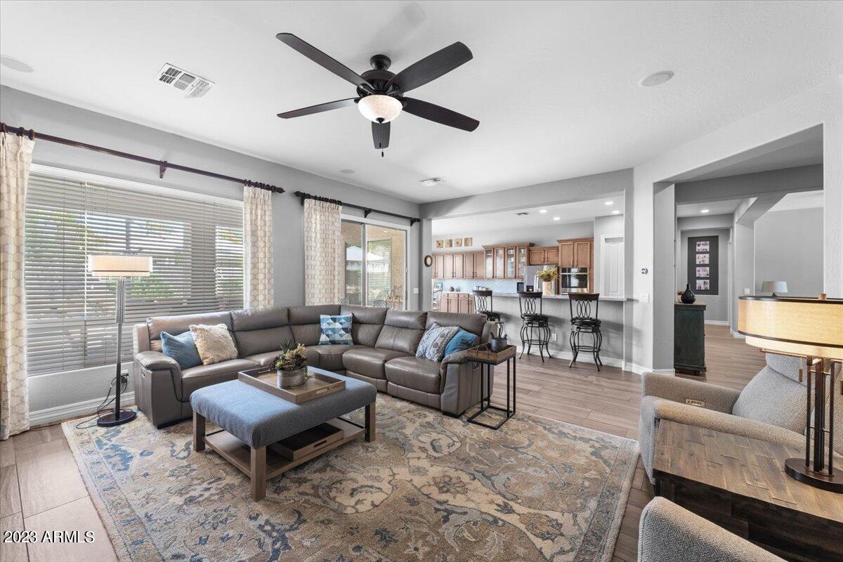 1342 E CANARY Drive