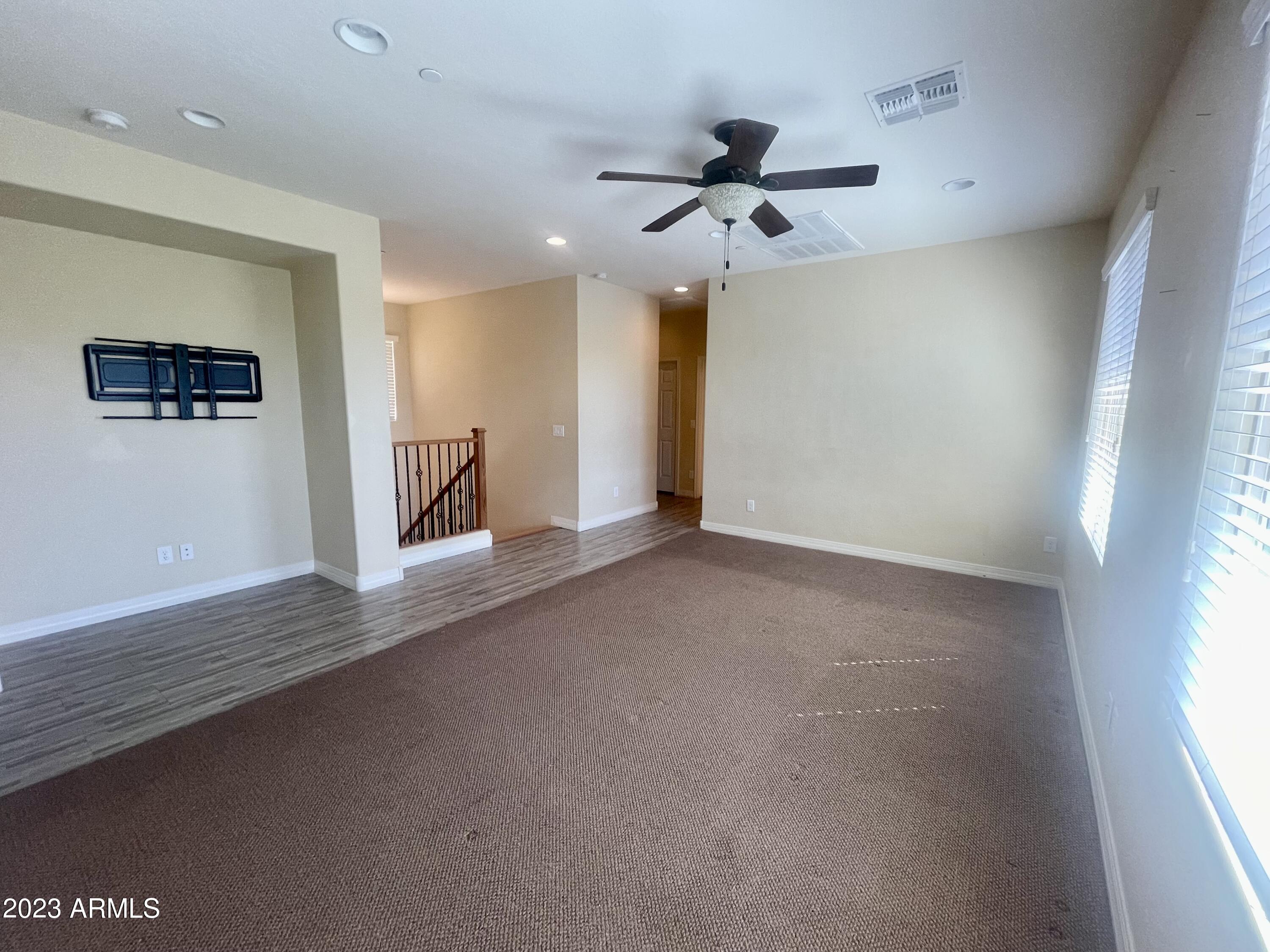 9252 W MEADOW Drive