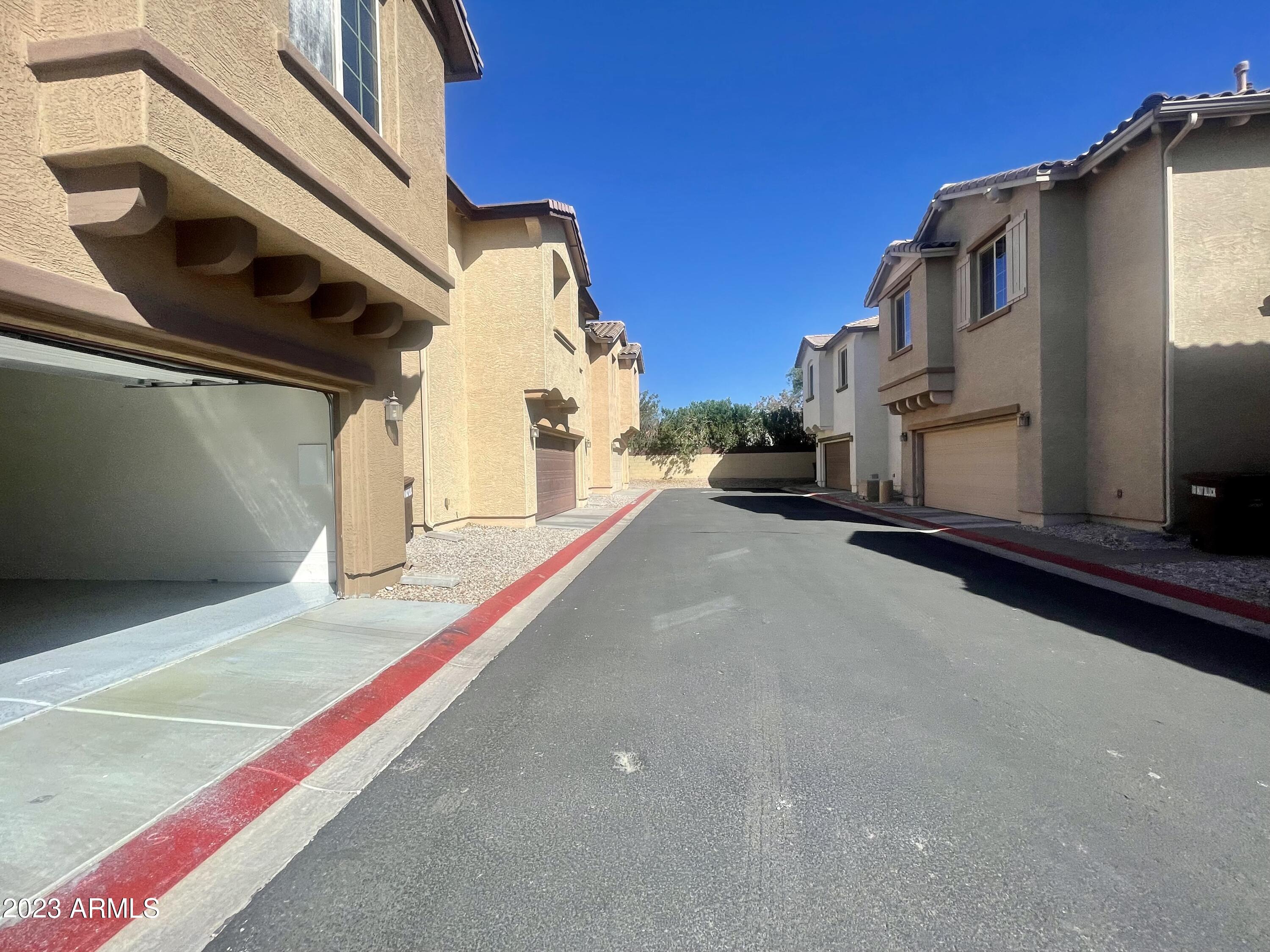 9252 W MEADOW Drive