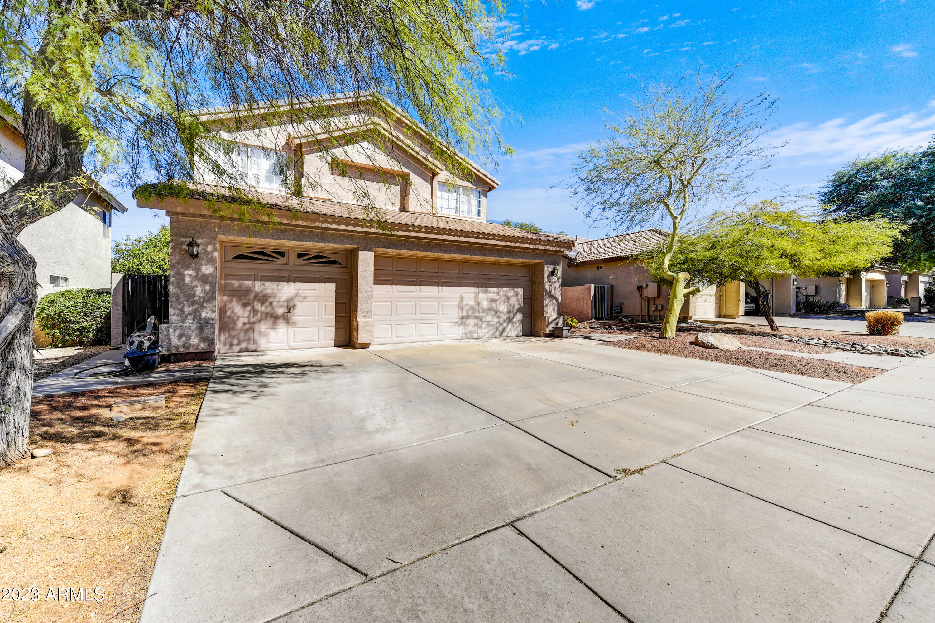 4526 E ROWEL Road