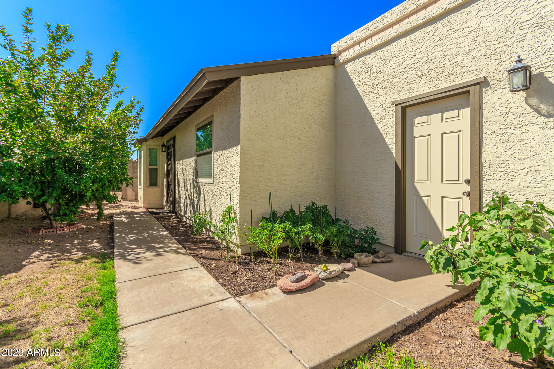 619 E Jensen Street Unit: 89