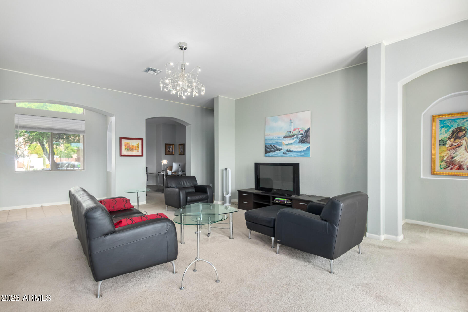 2221 W Apache Rain Road