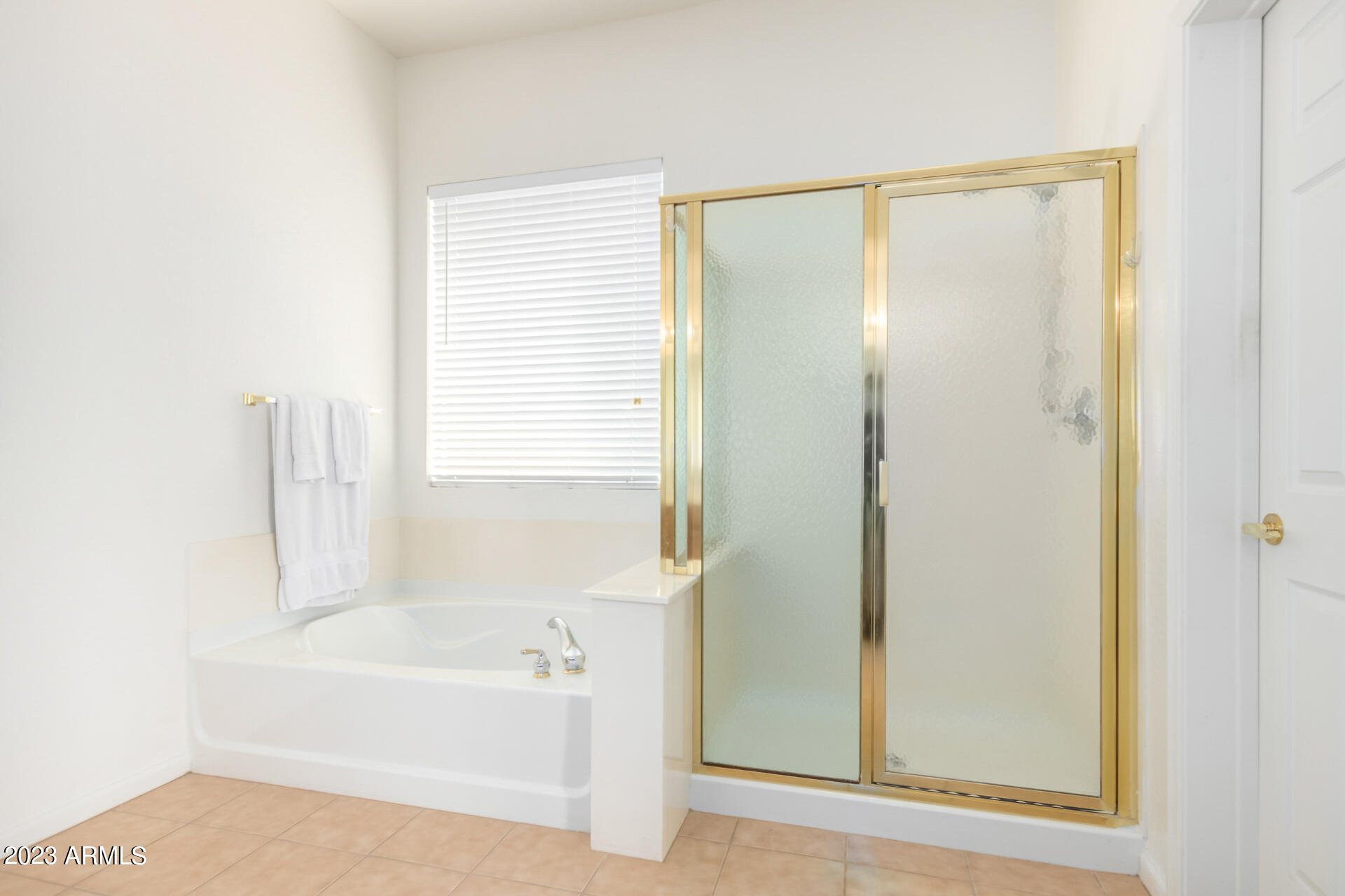 2221 W Apache Rain Road