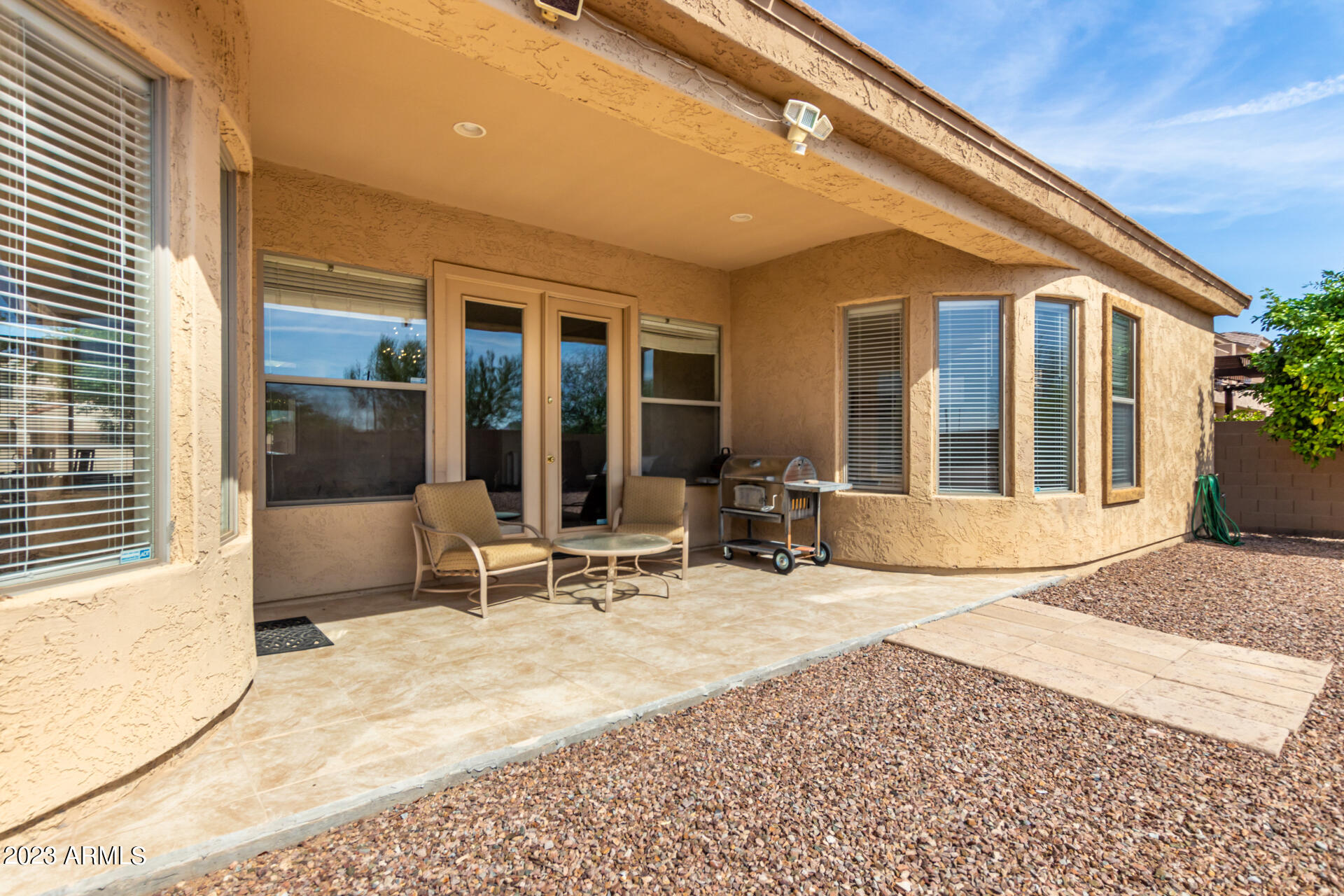 2221 W Apache Rain Road