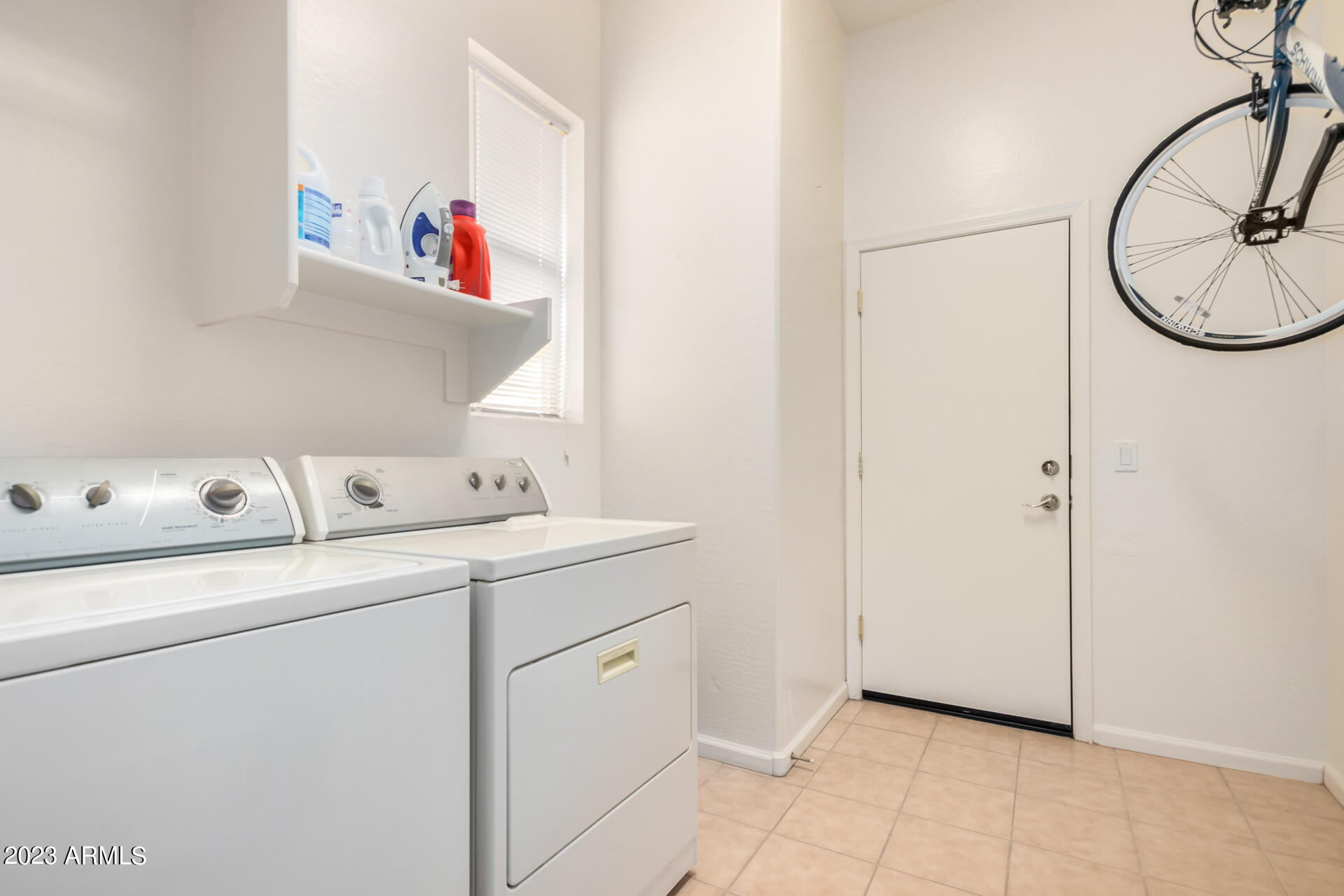 2221 W Apache Rain Road