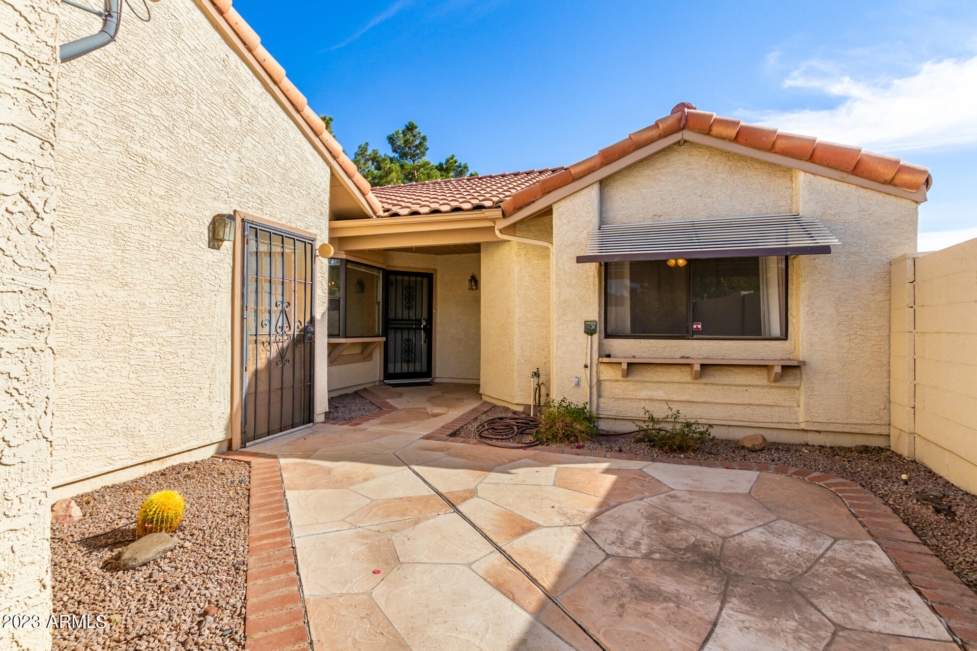1049 E CHILTON Drive