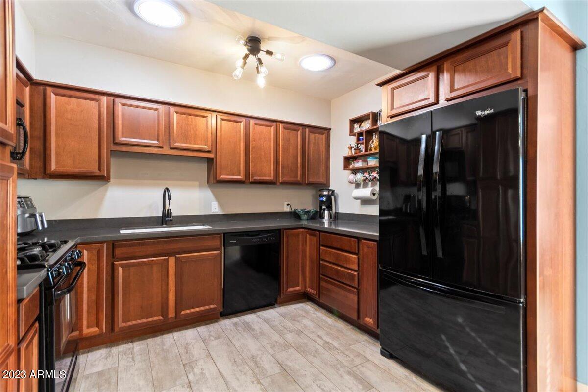 5129 E VERDE Lane