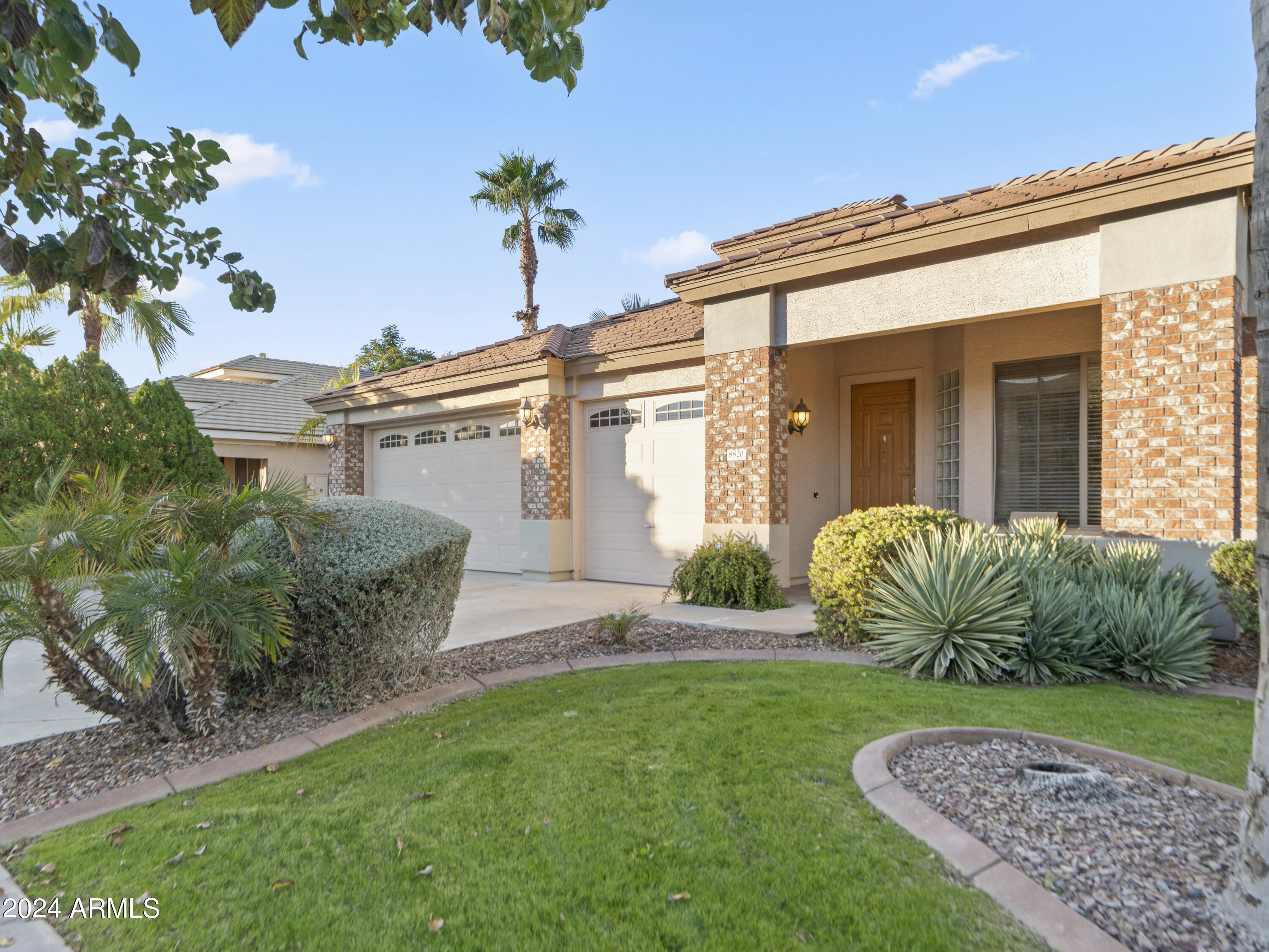 8820 W GLENN Drive