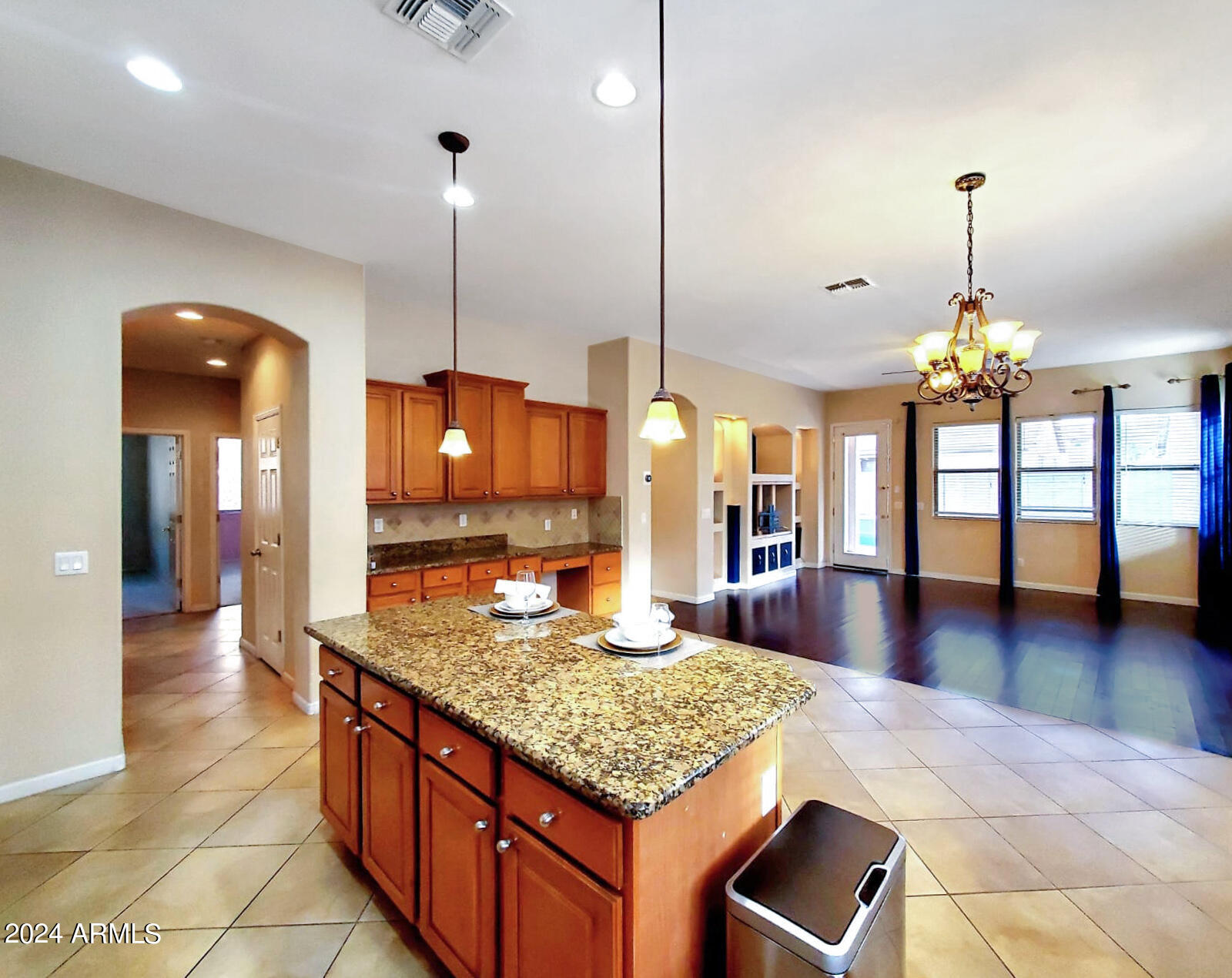 8820 W GLENN Drive