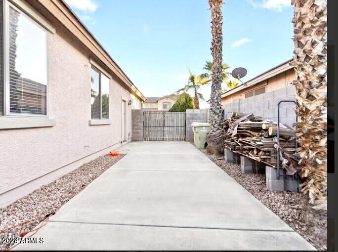 8820 W GLENN Drive