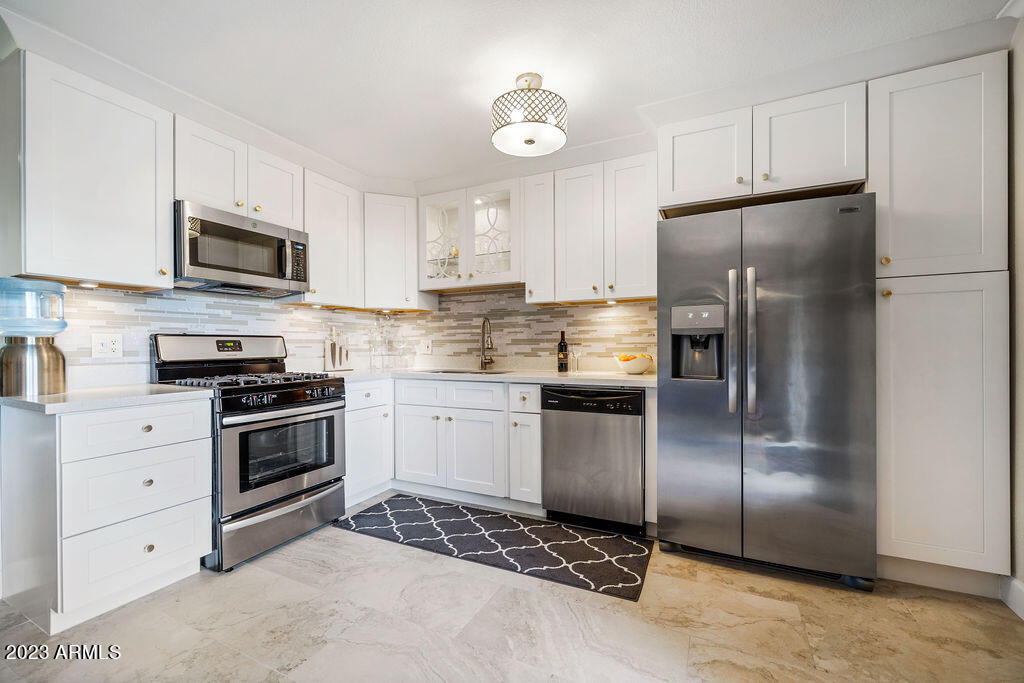 4950 N MILLER Road Unit: 120