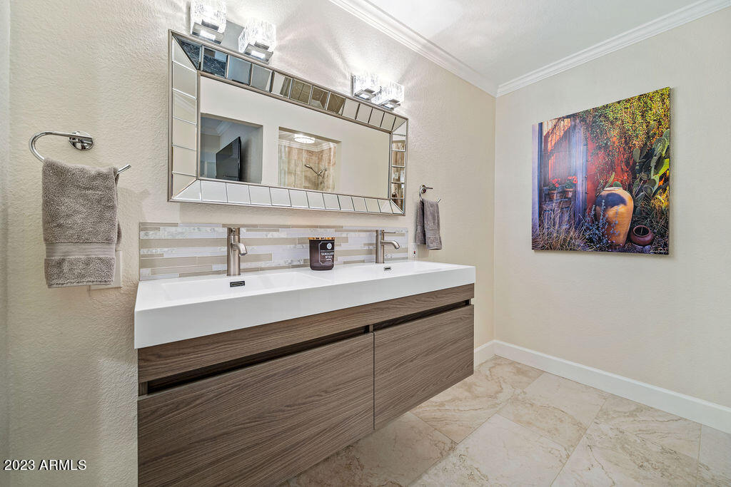 4950 N MILLER Road Unit: 120