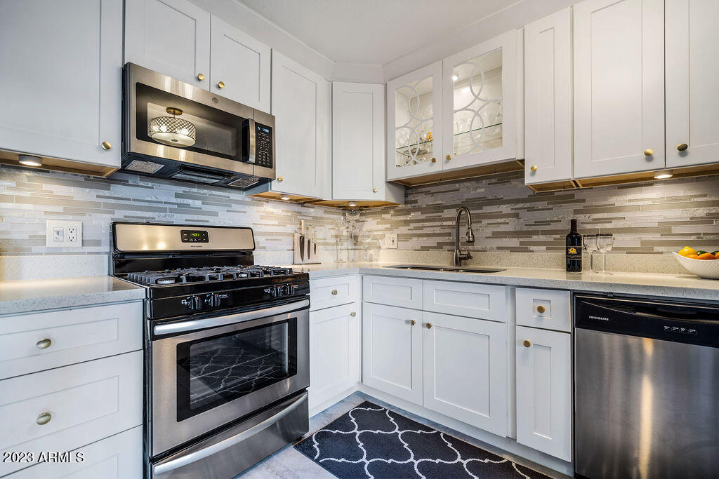 4950 N MILLER Road Unit: 120