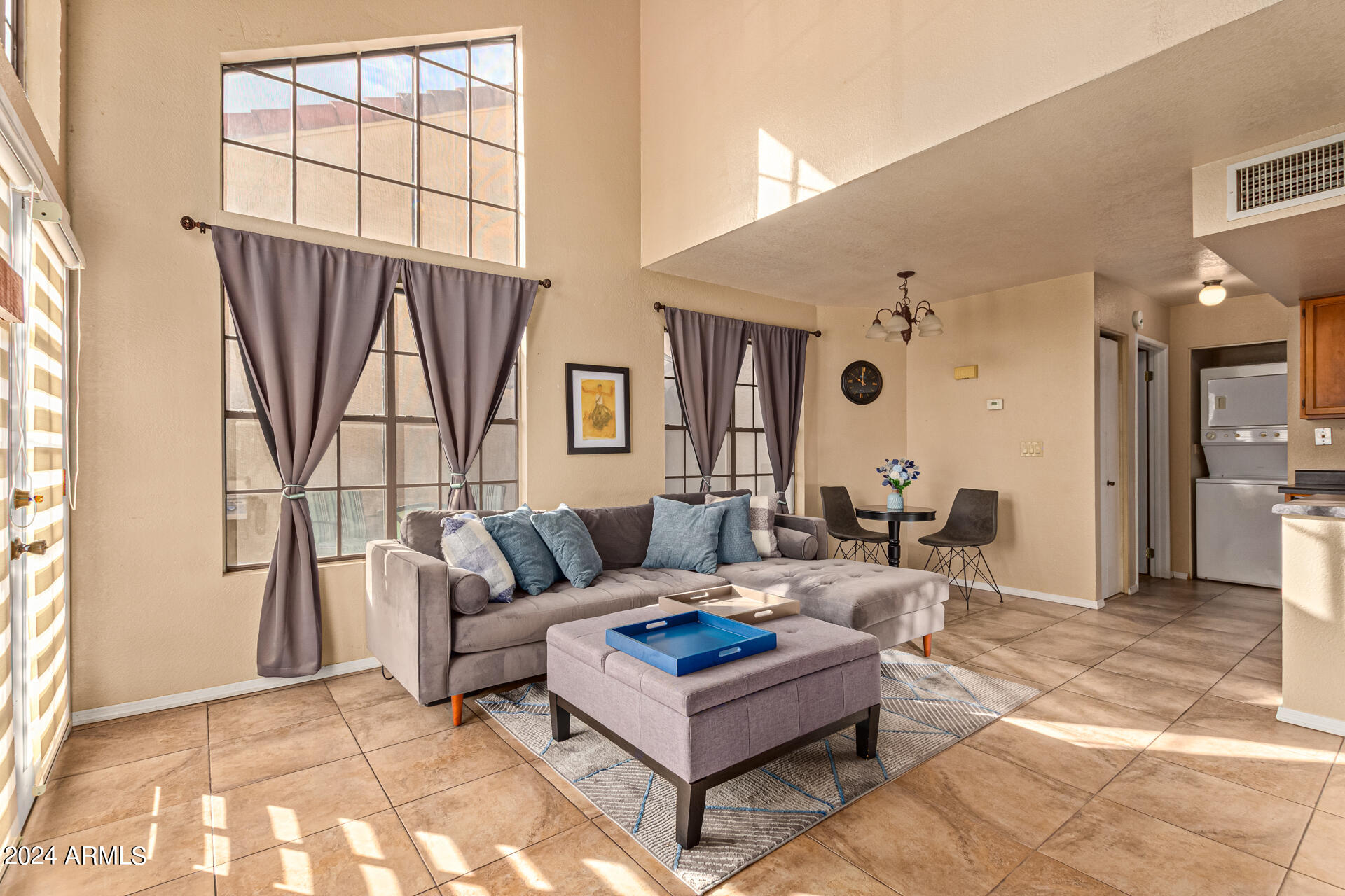 602 N MAY -- Unit: 4