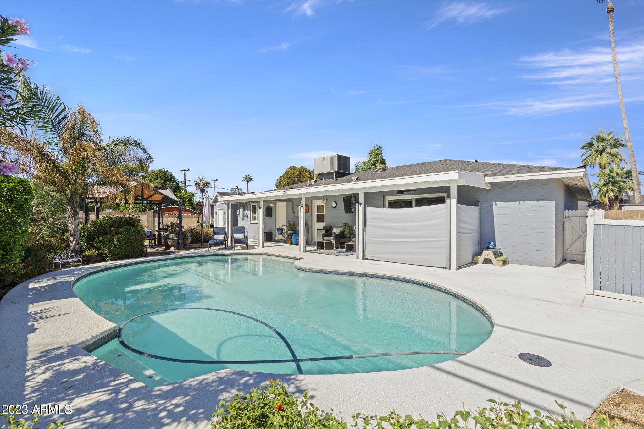 8423 E PALM Lane
