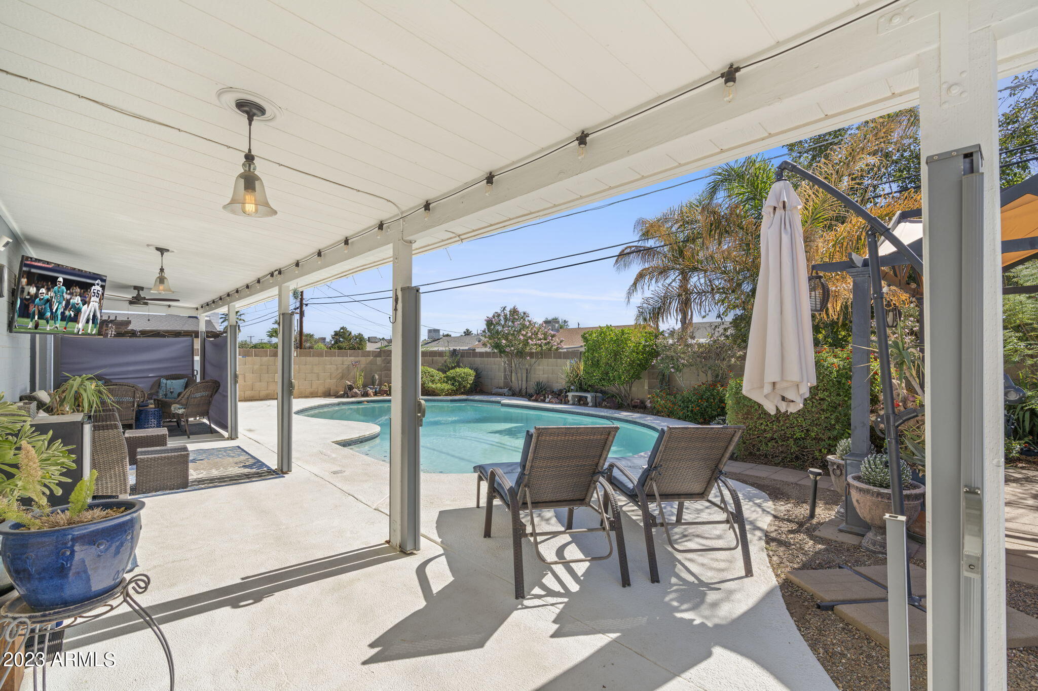 8423 E PALM Lane