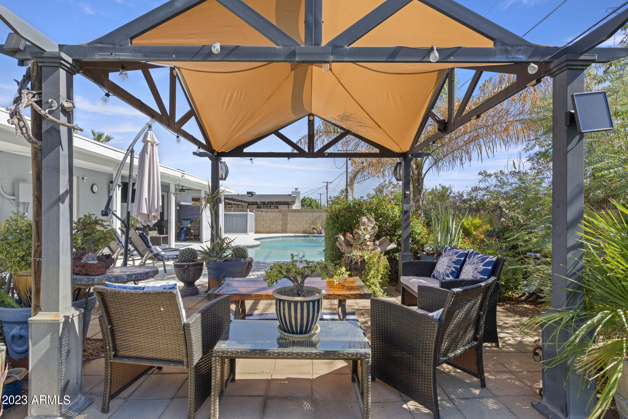 8423 E PALM Lane