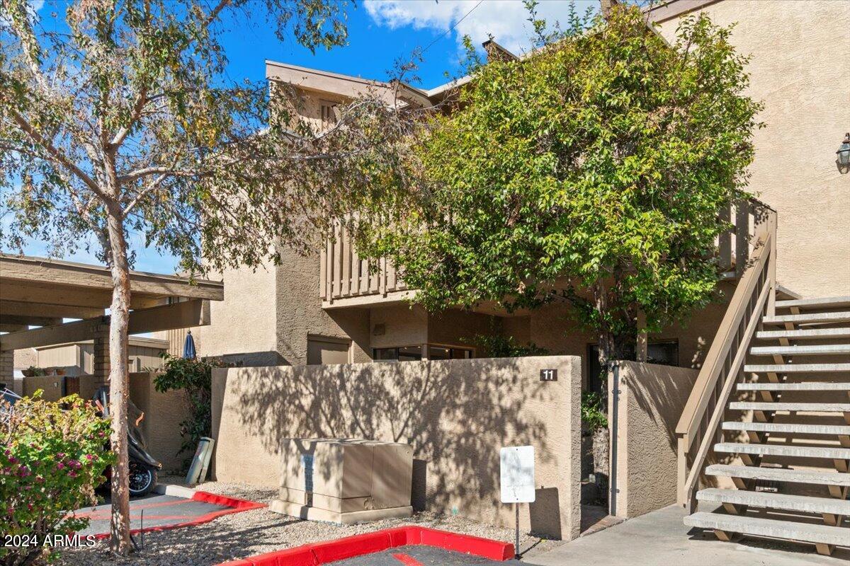 5330 N CENTRAL Avenue Unit: 11