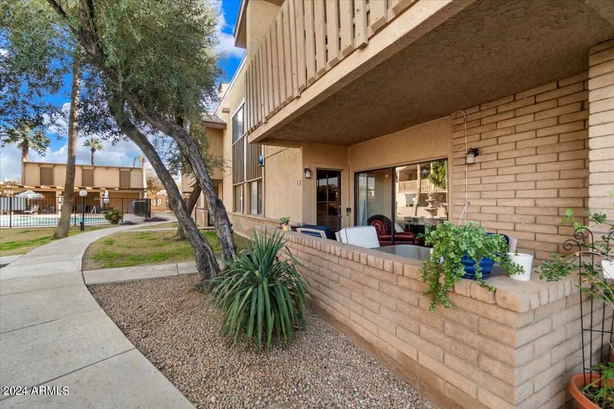 5330 N CENTRAL Avenue Unit: 11