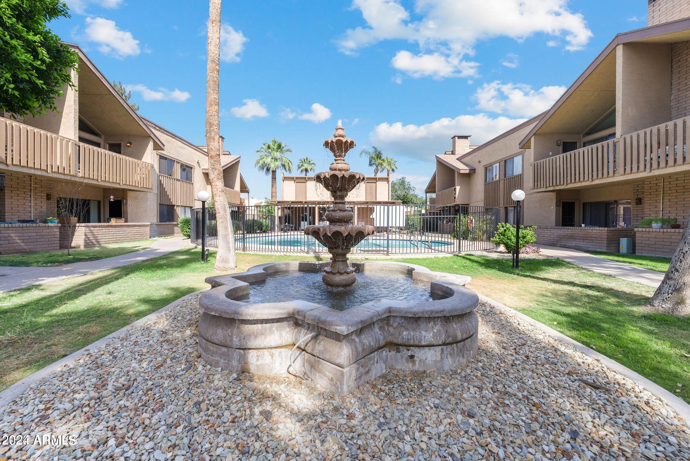 5330 N CENTRAL Avenue Unit: 11