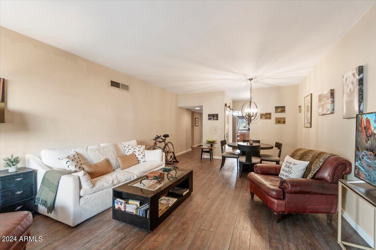 5330 N CENTRAL Avenue Unit: 11