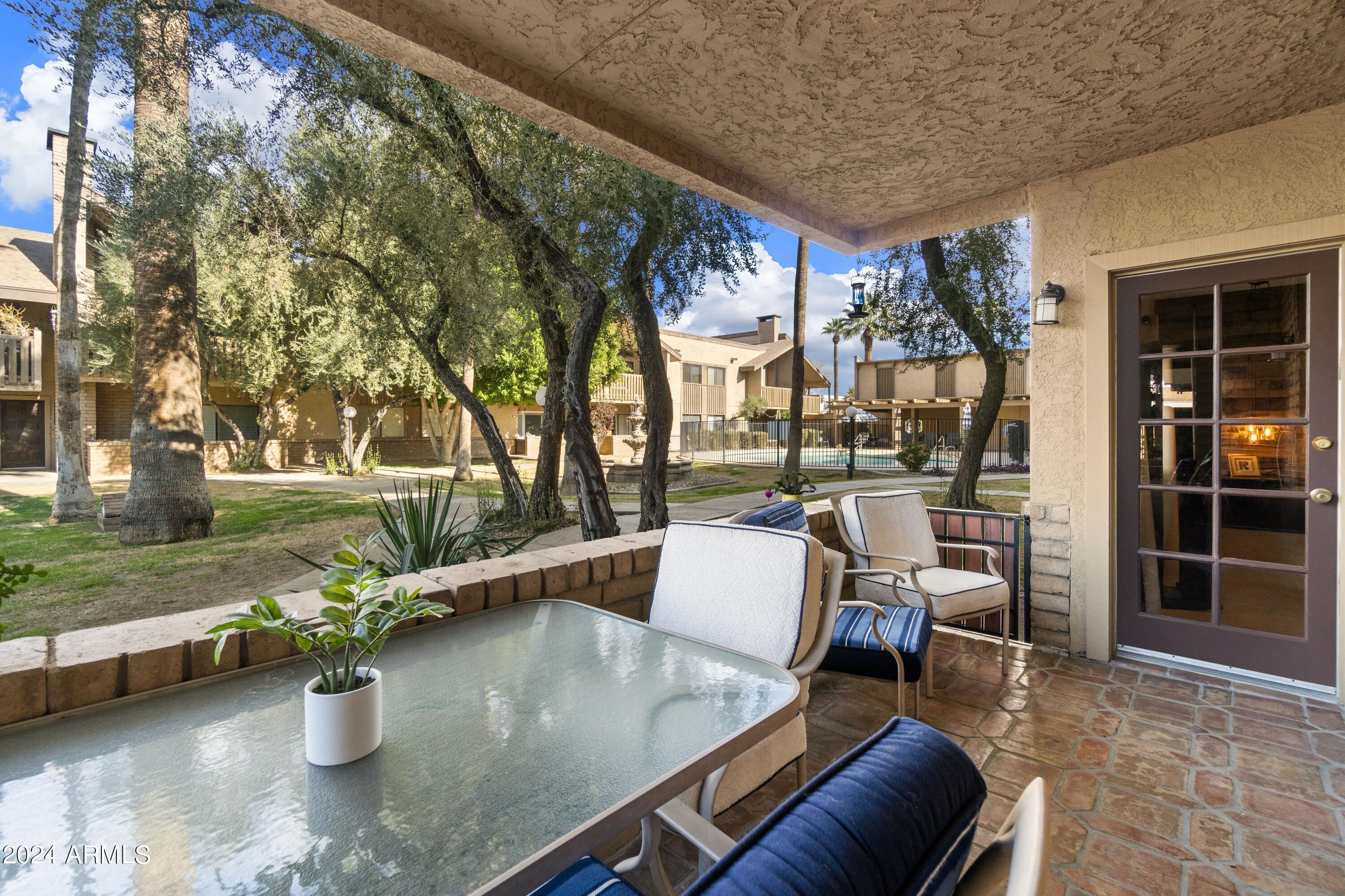 5330 N CENTRAL Avenue Unit: 11