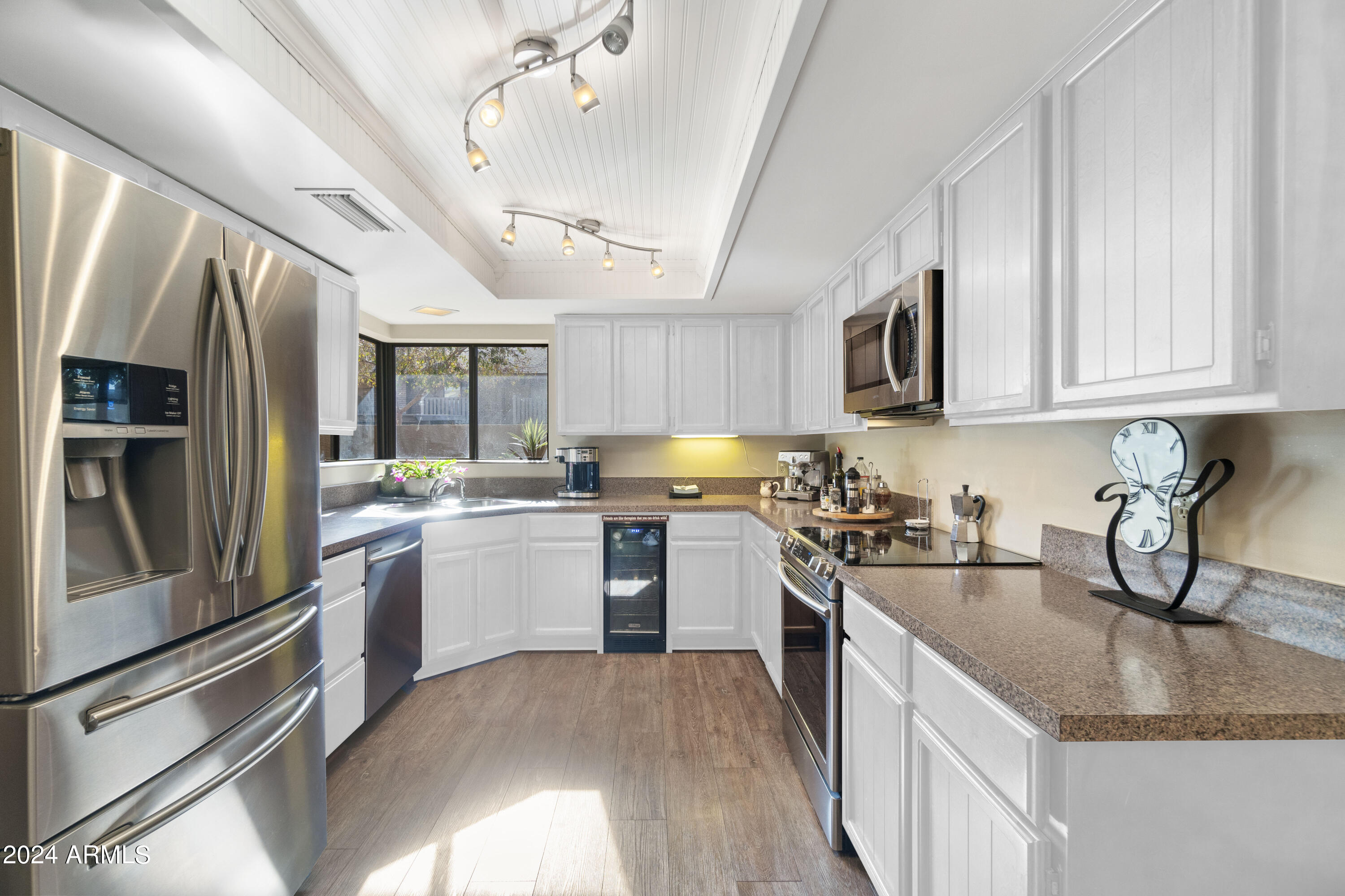 5330 N CENTRAL Avenue Unit: 11