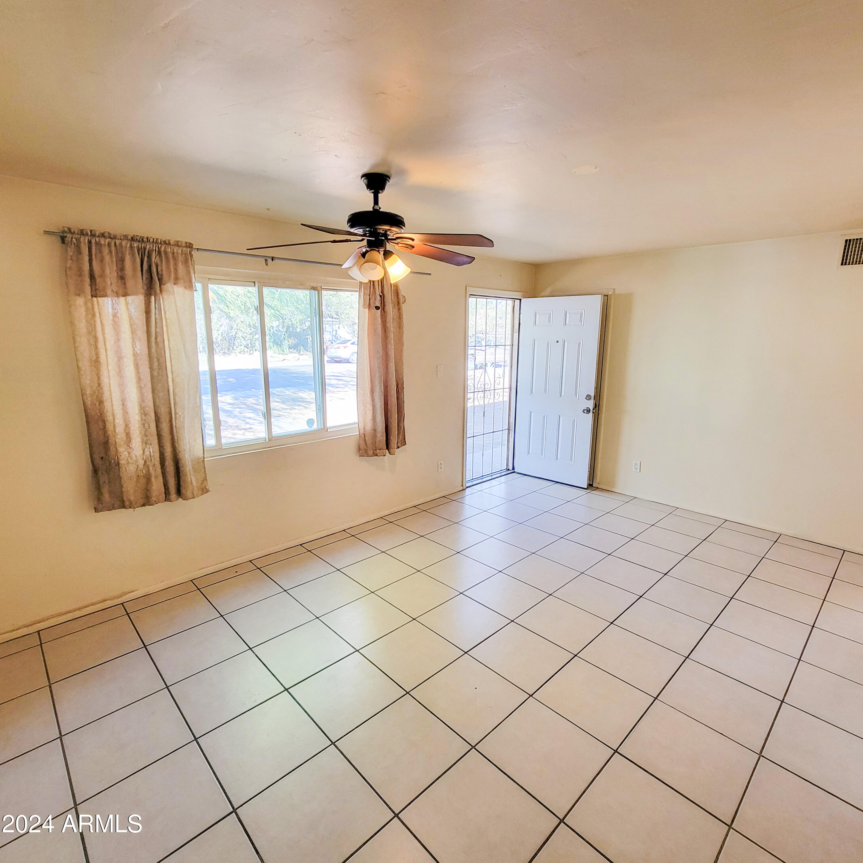 2735 W EL CAMINITO Drive