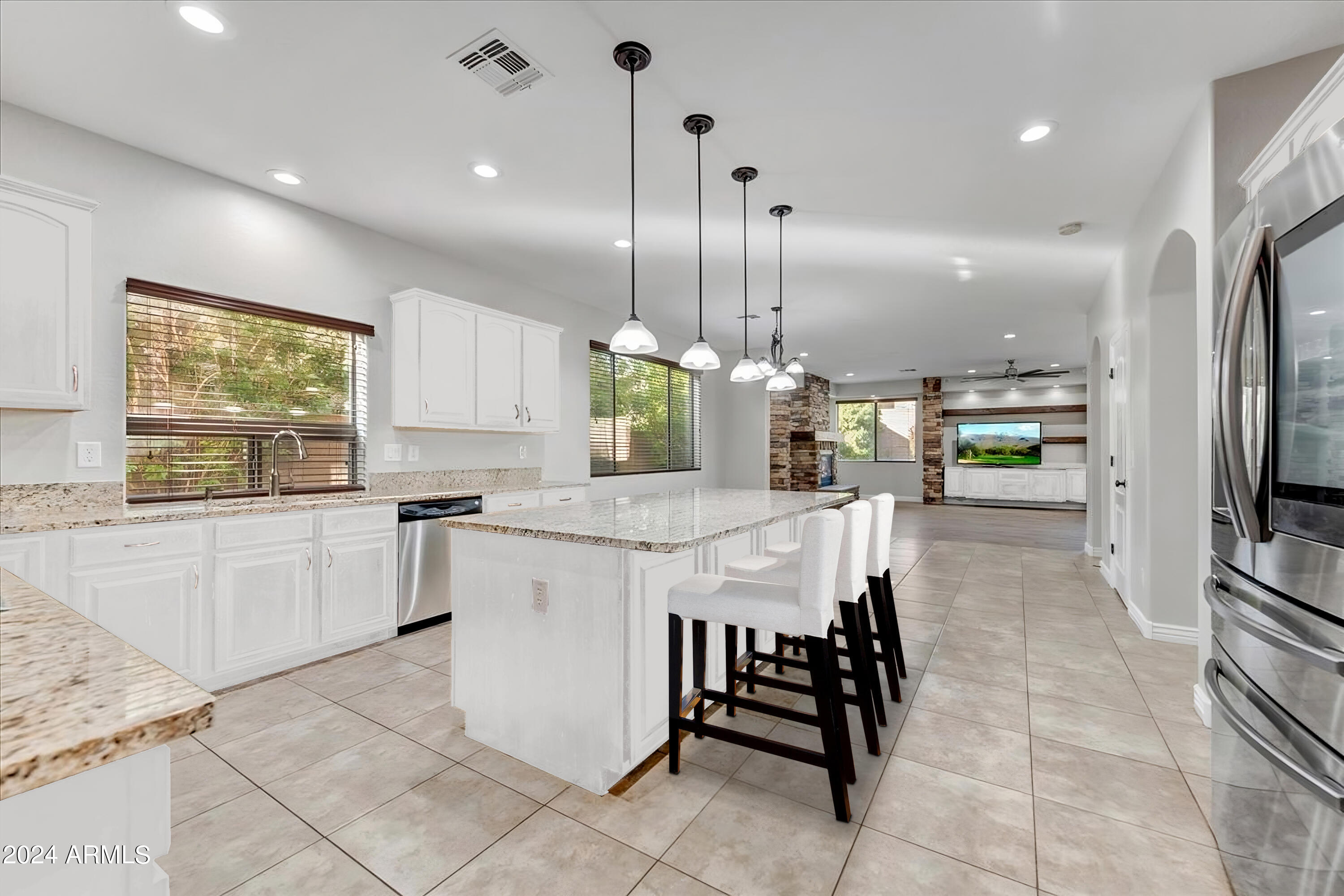 4030 E EXPEDITION Way