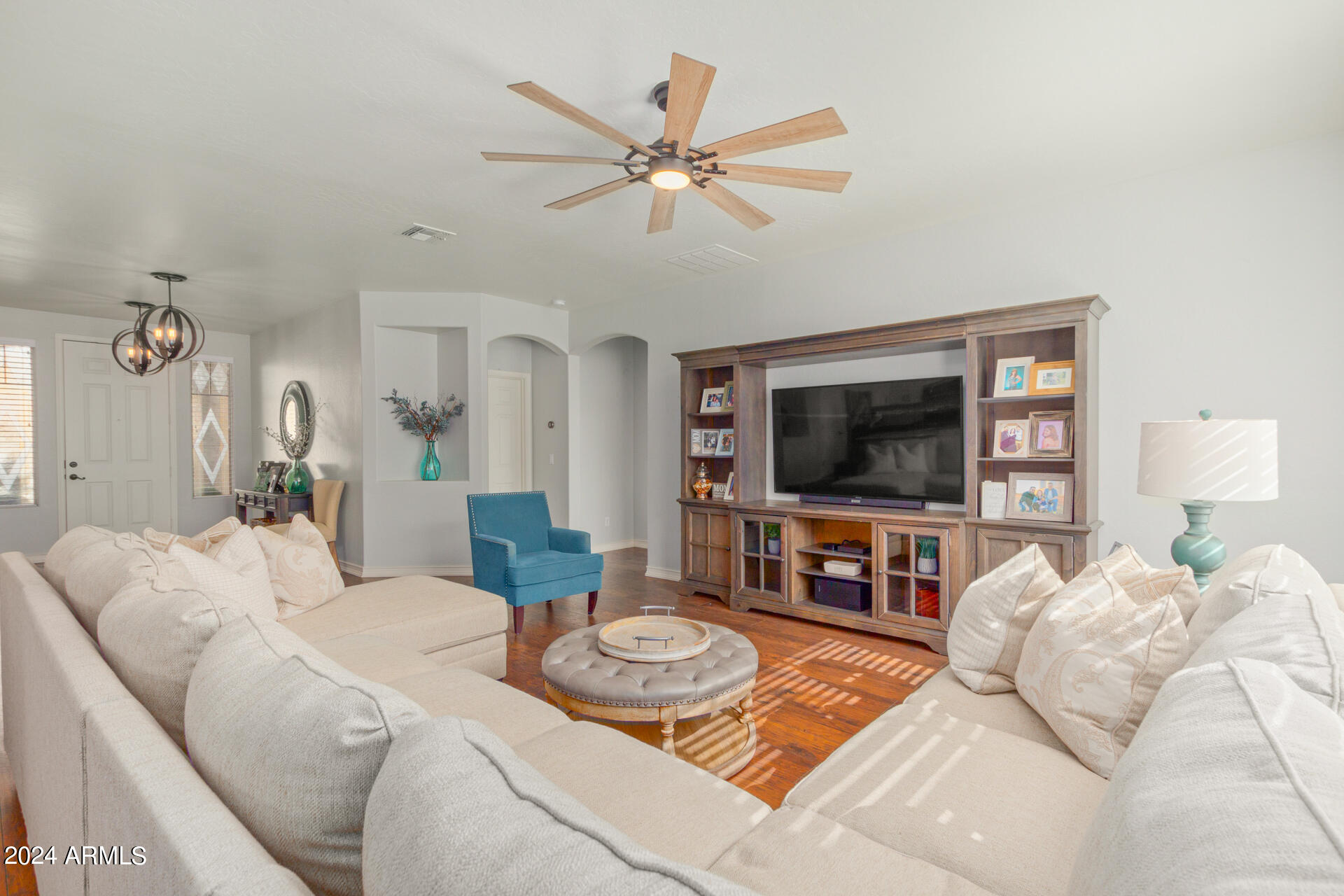 1655 E ALOE Place