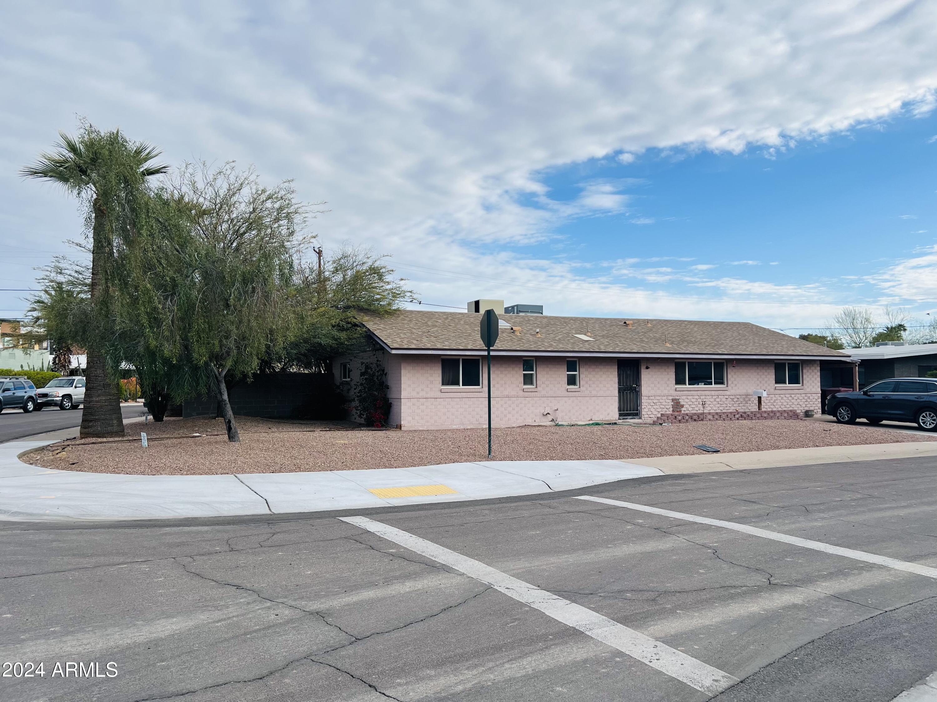 7502 E HIGHLAND Avenue