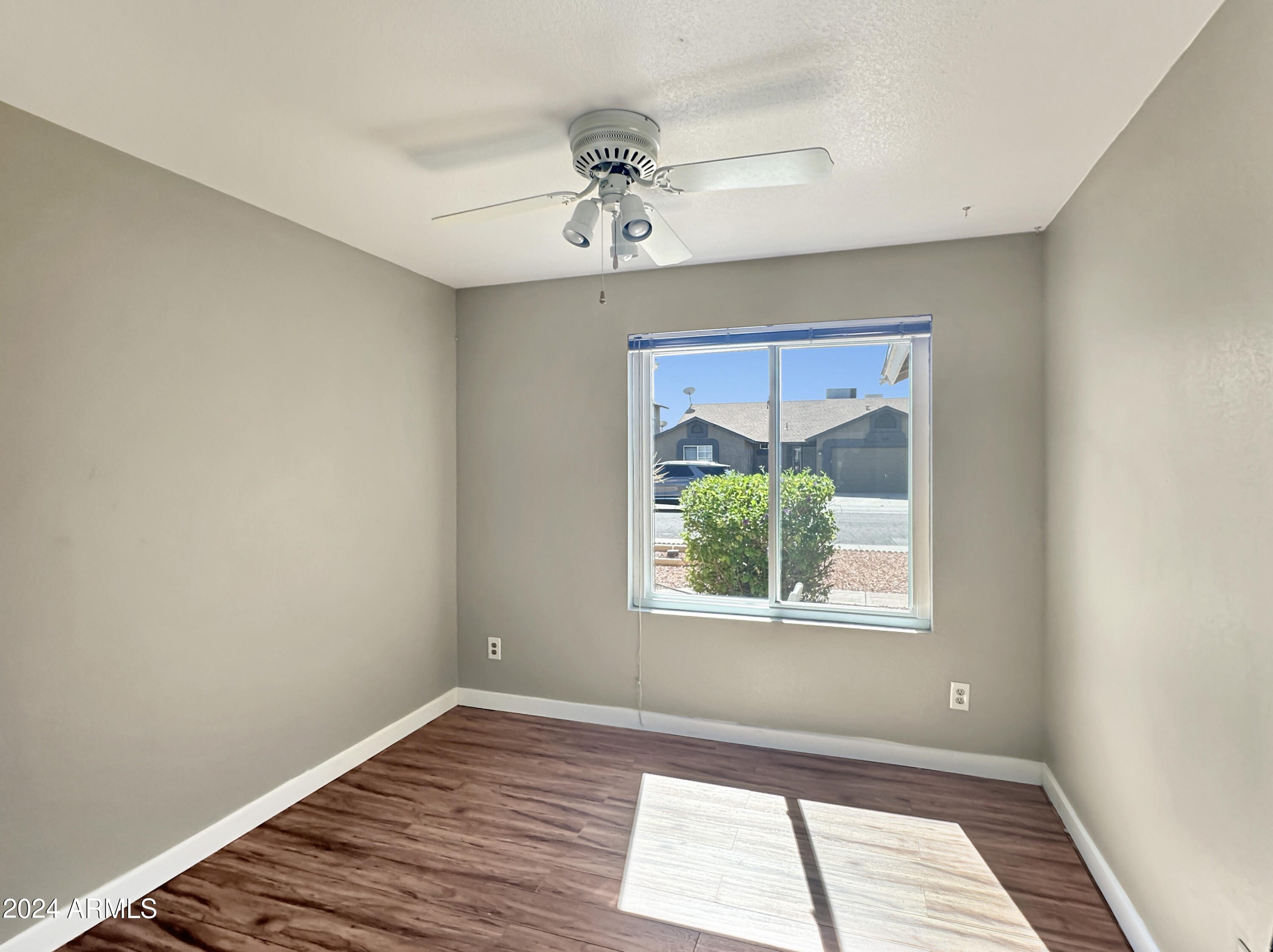 4152 W FALLEN LEAF Lane
