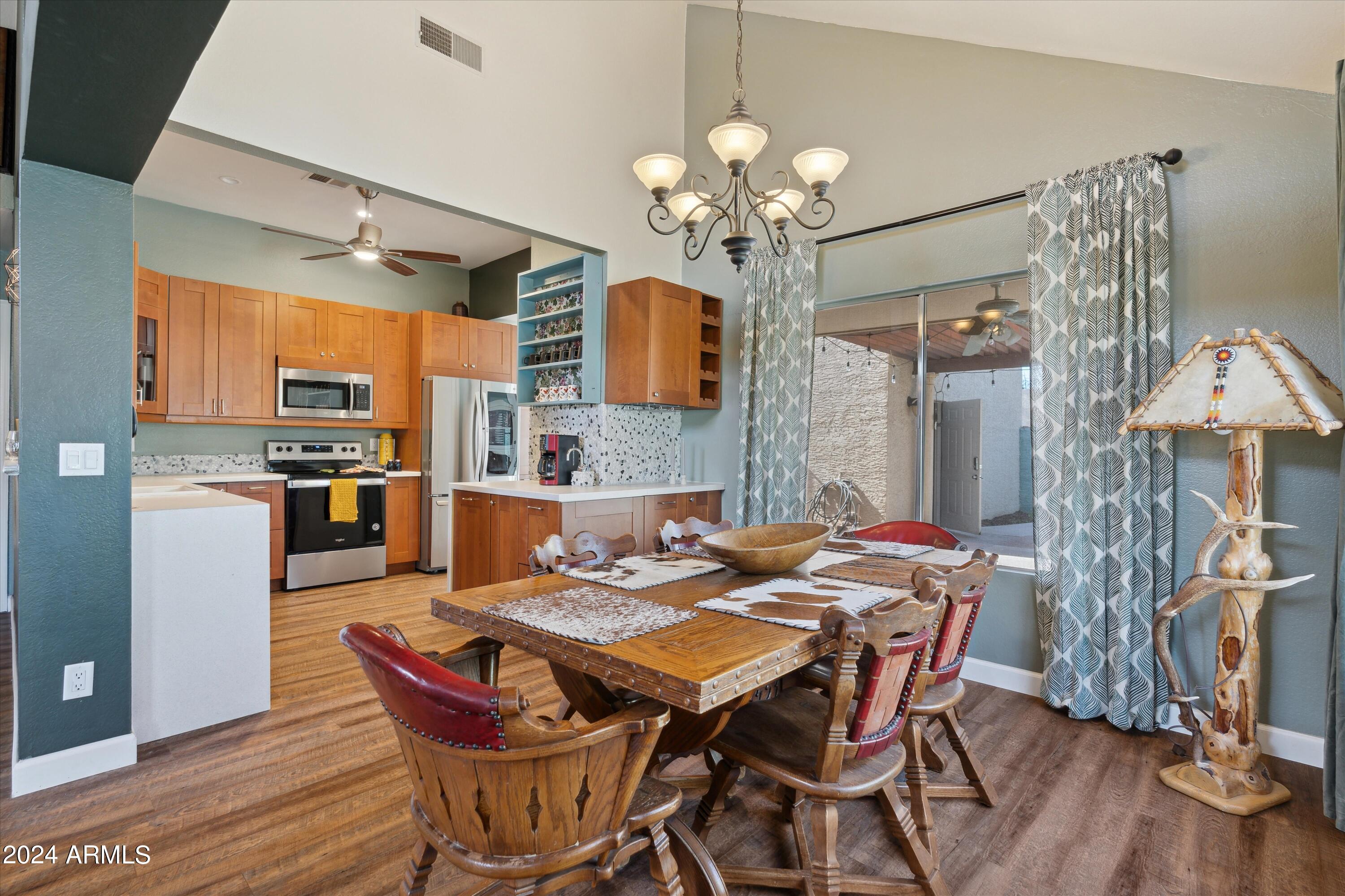 1920 E VELVET Drive