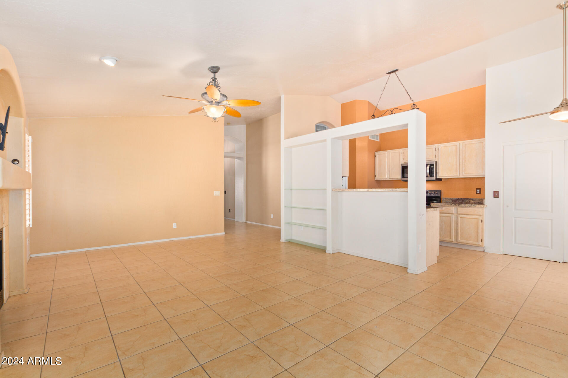623 W AMOROSO Drive