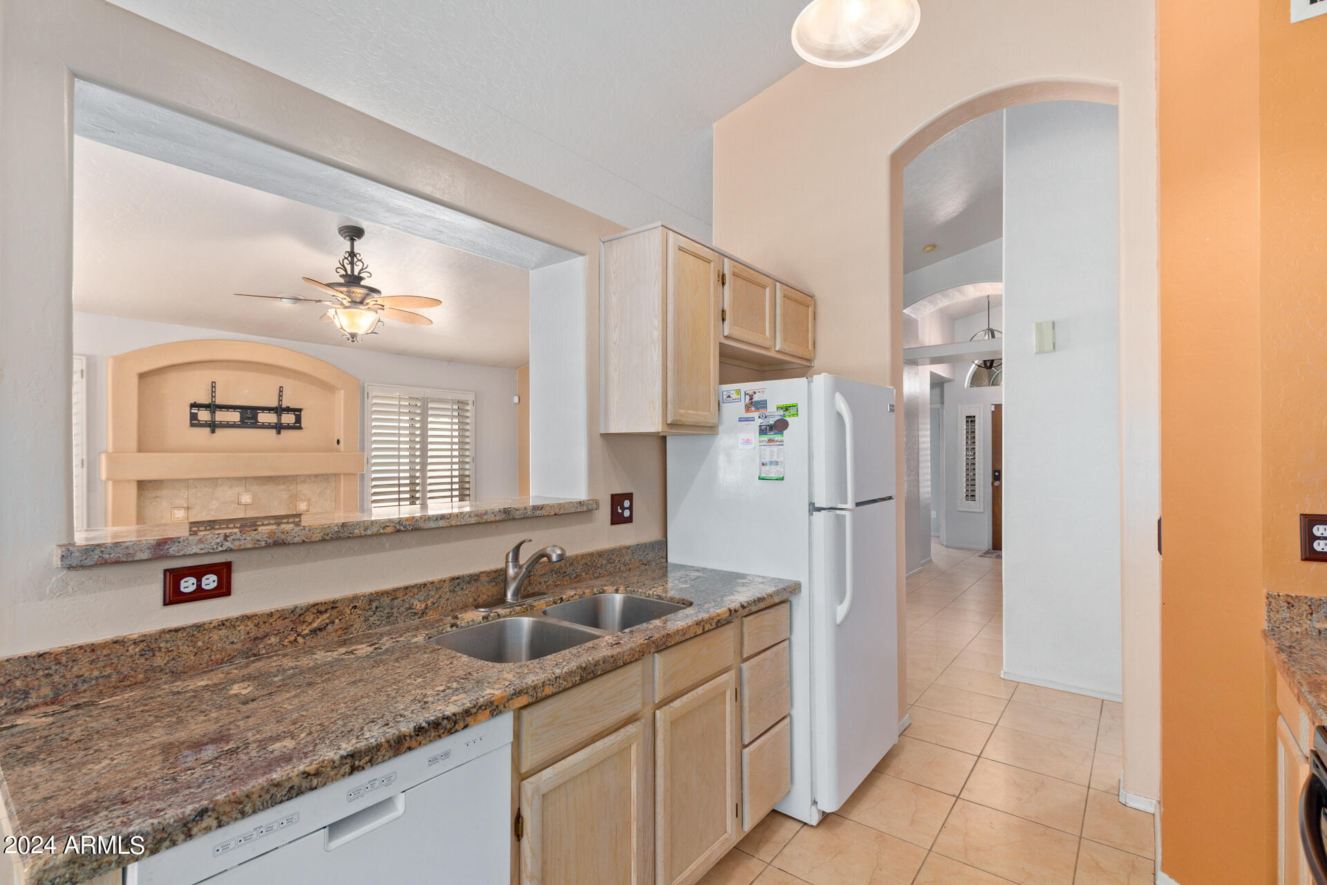 623 W AMOROSO Drive