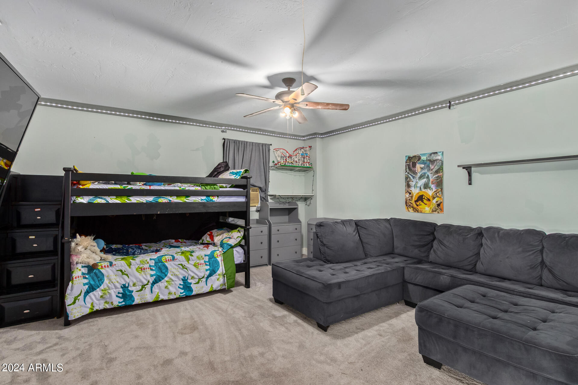 907 W LIBRA Drive