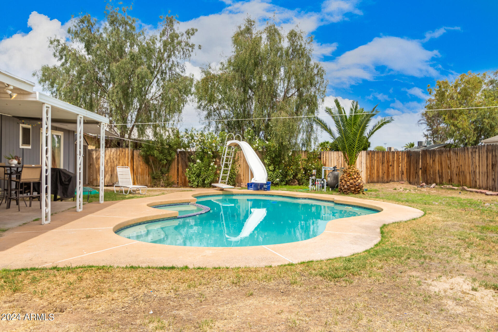 907 W LIBRA Drive