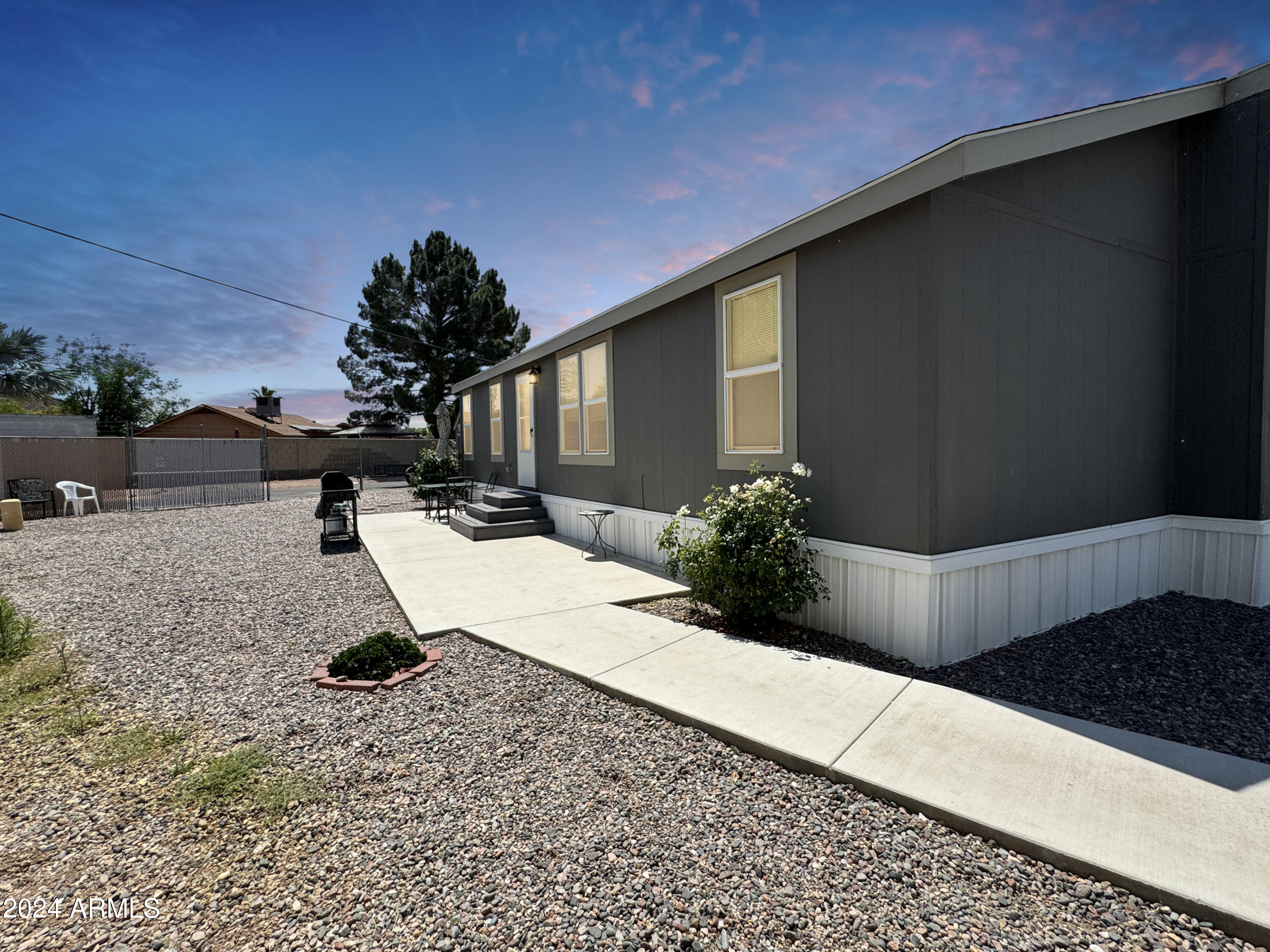 555 W Warner Road # 4