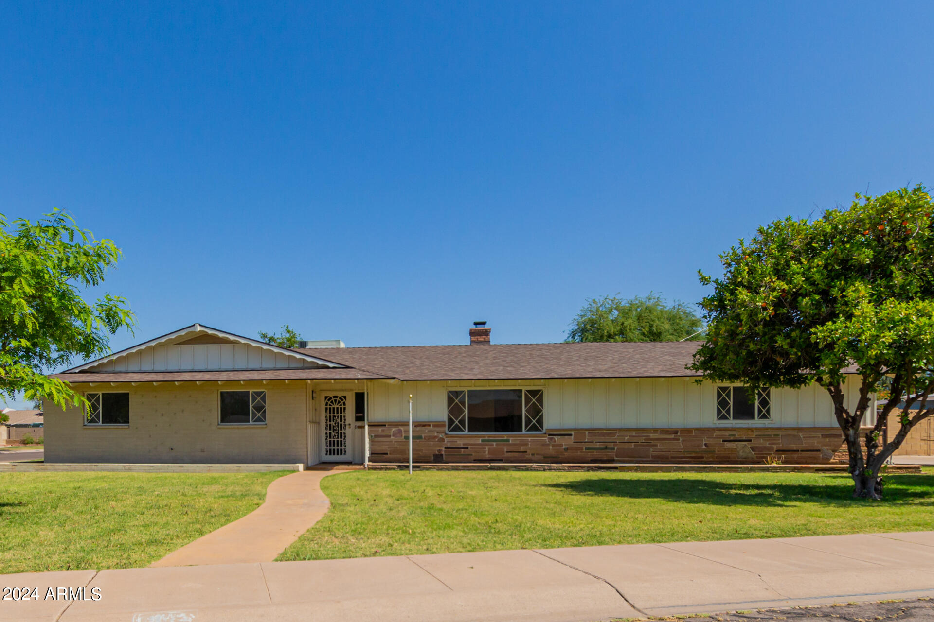 1906 E CONCORDA Drive