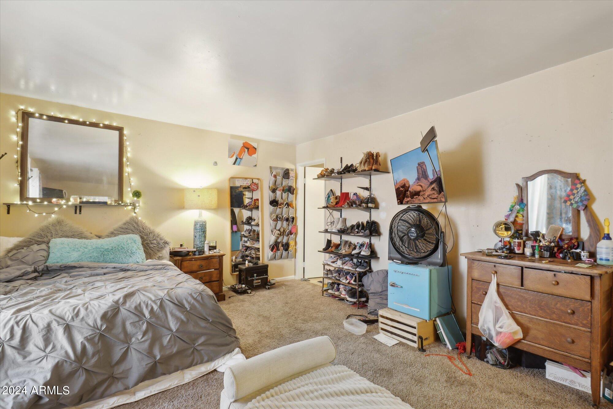 5437 W EL CAMINITO Drive