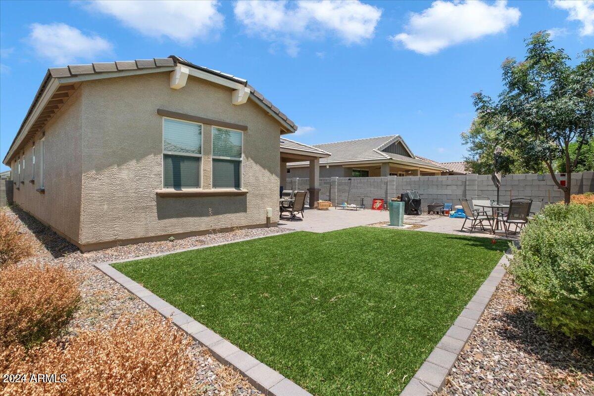 2889 W RAINBOW Drive