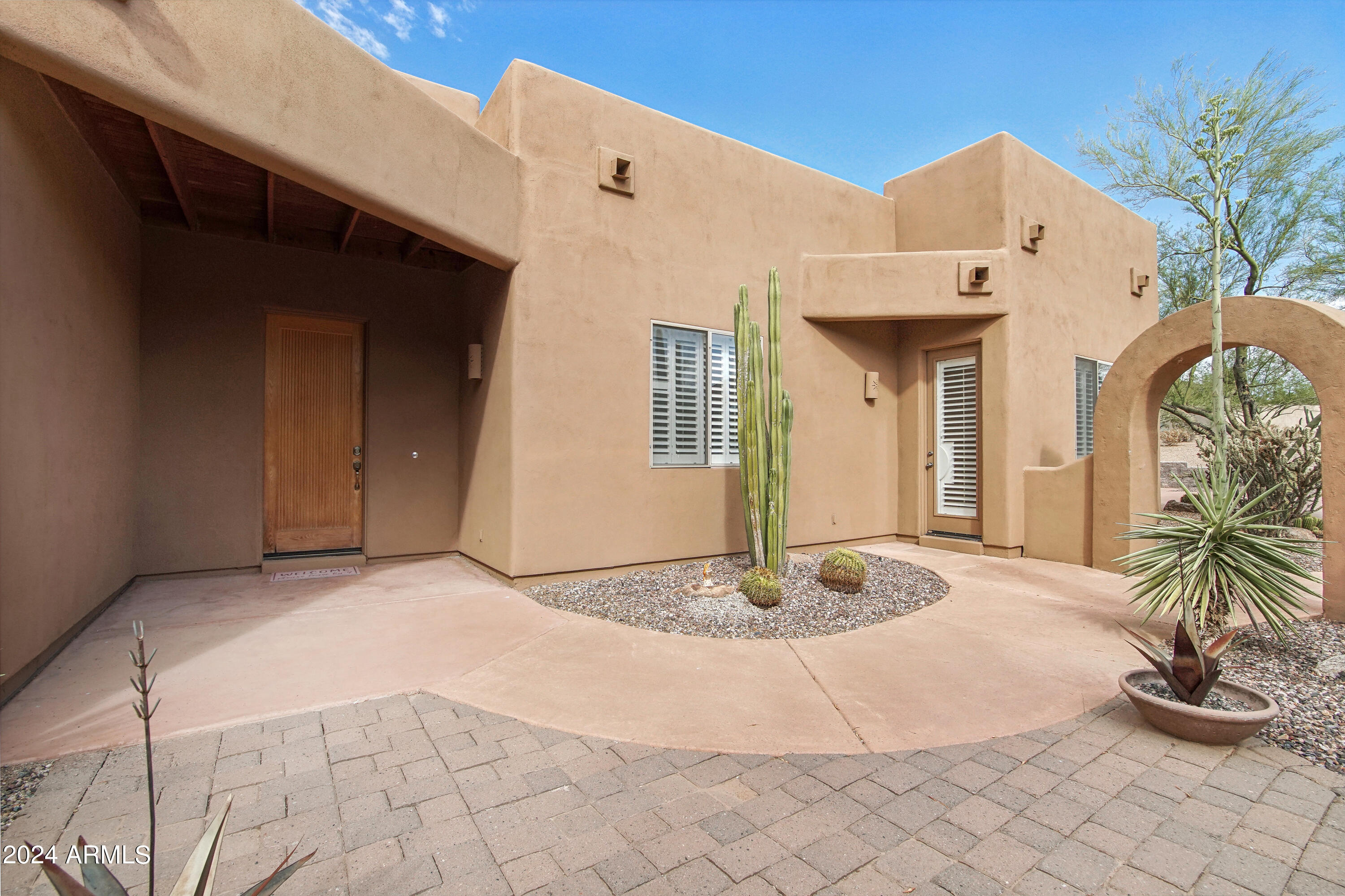 120 W ROCK VIEW Road