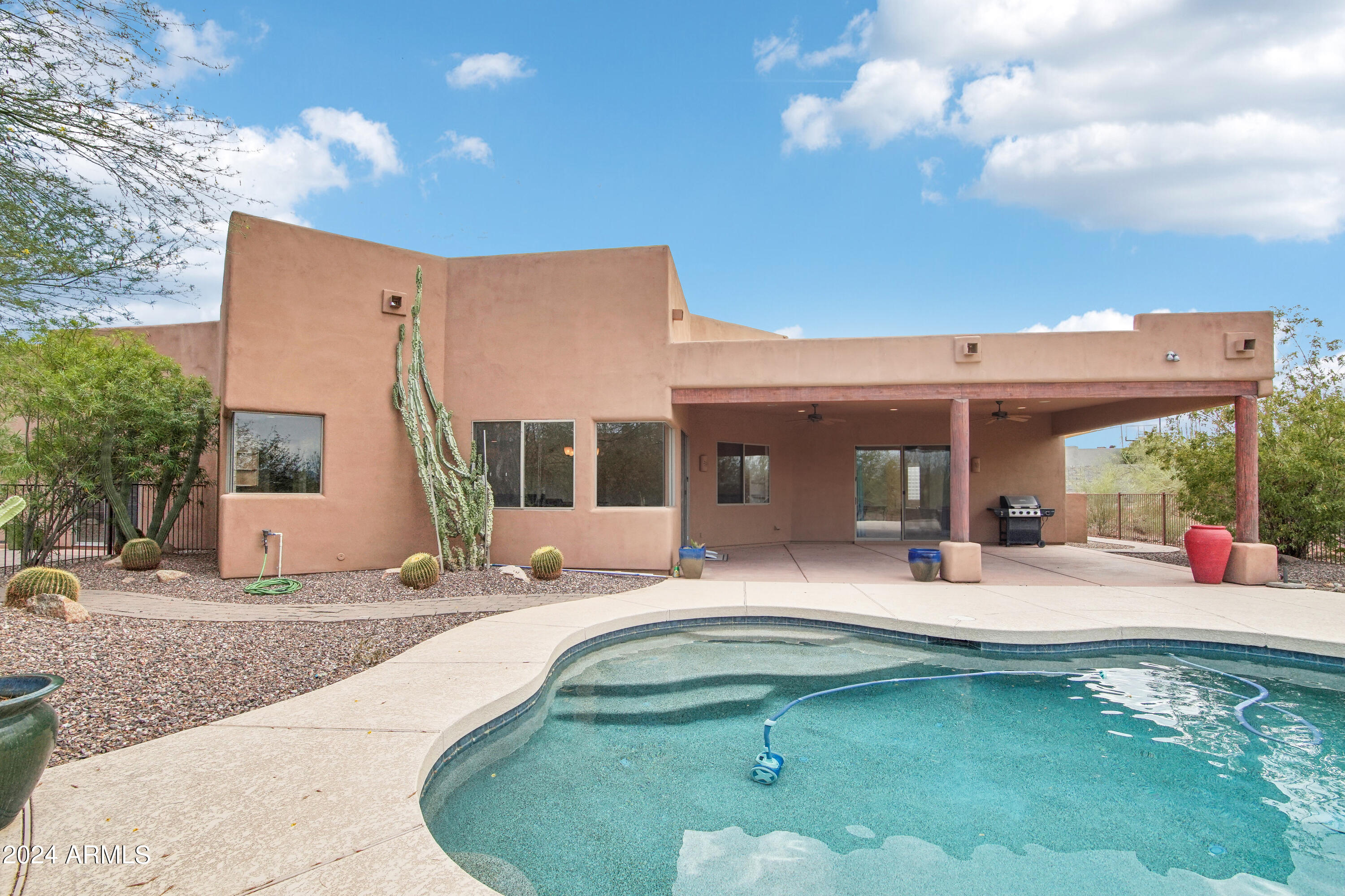 120 W ROCK VIEW Road