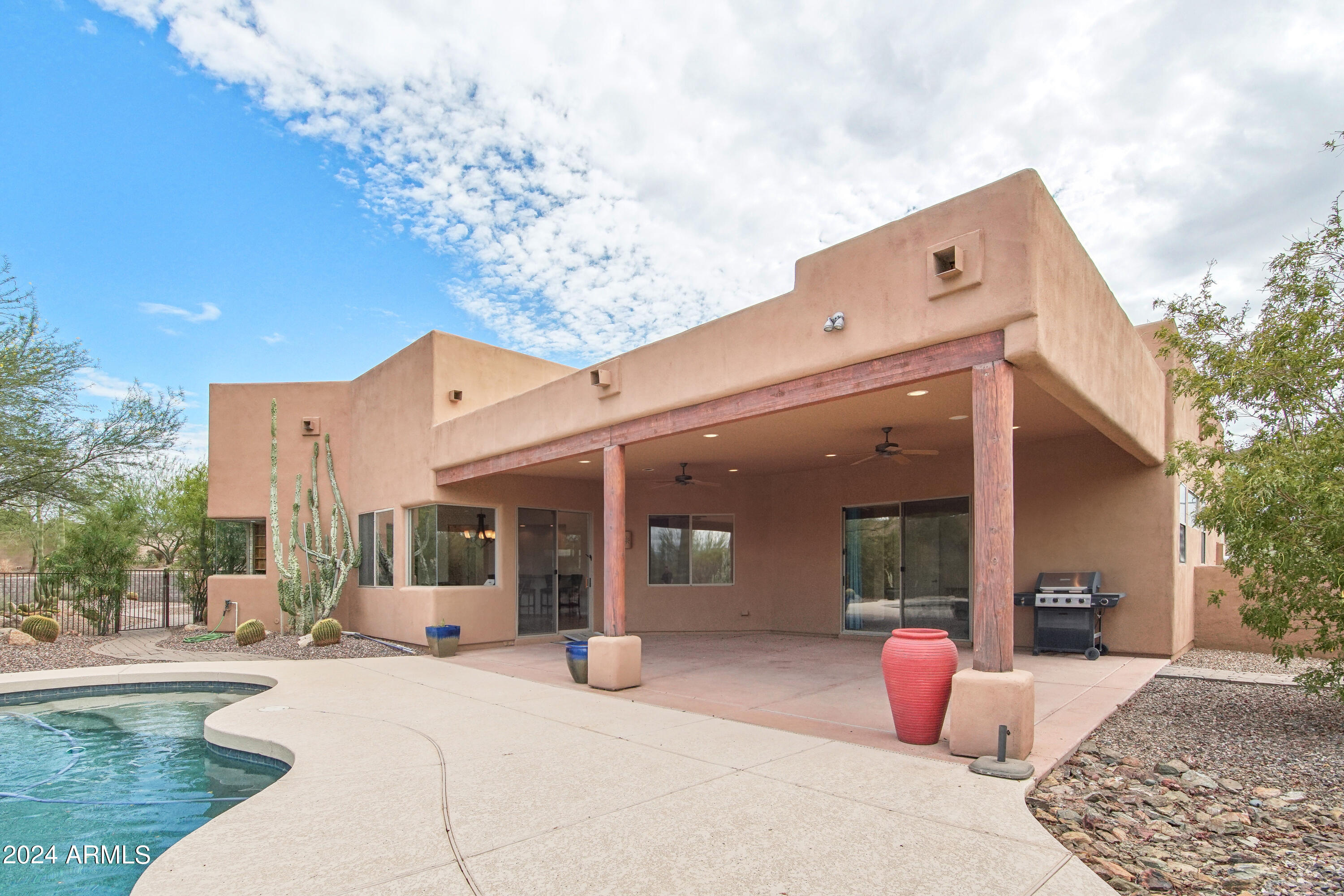 120 W ROCK VIEW Road