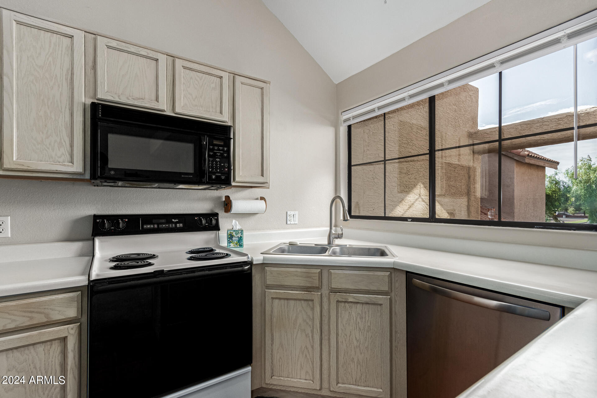 1001 N PASADENA Street # 140