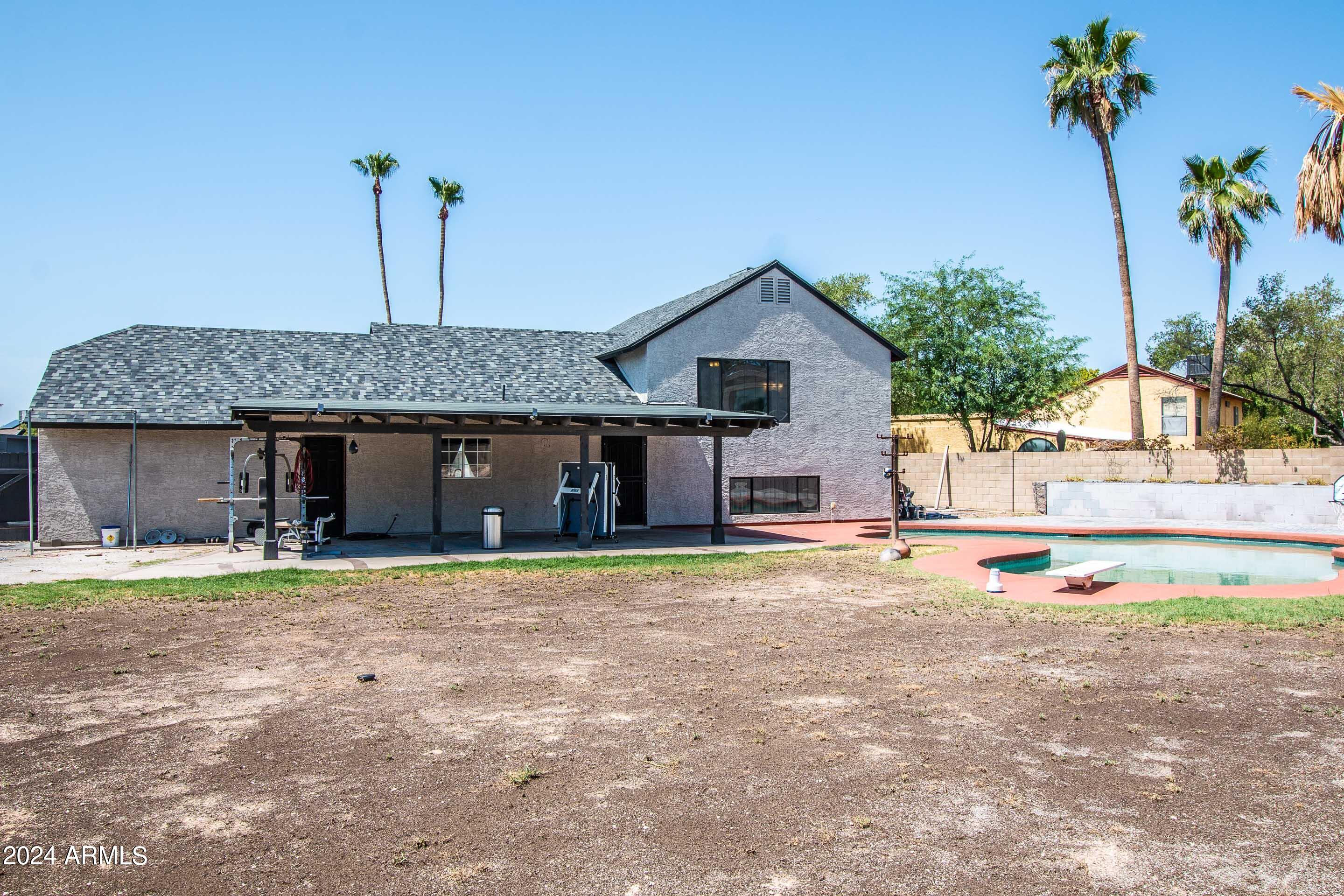 1118 E KRISTAL Way