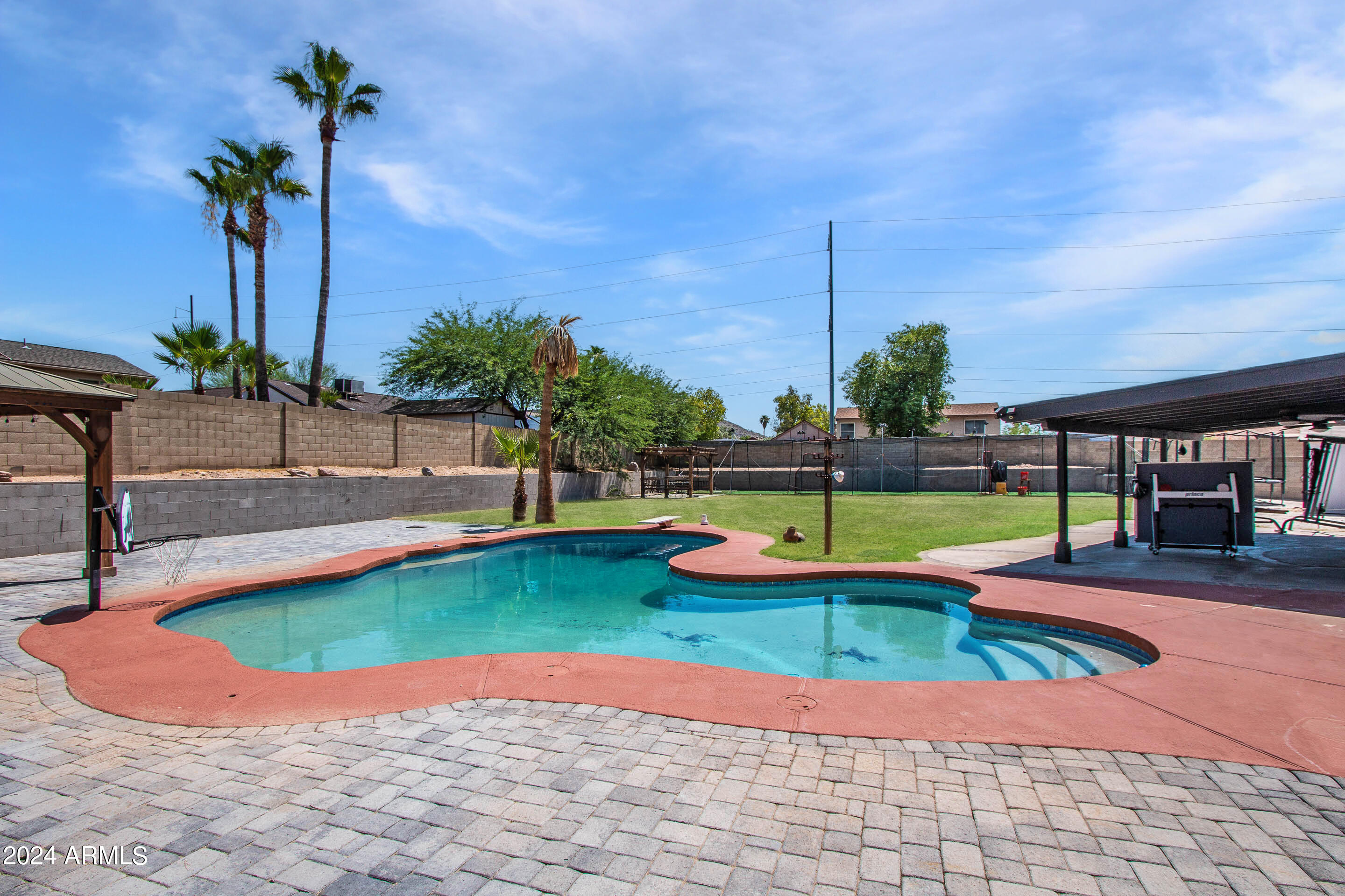 1118 E KRISTAL Way