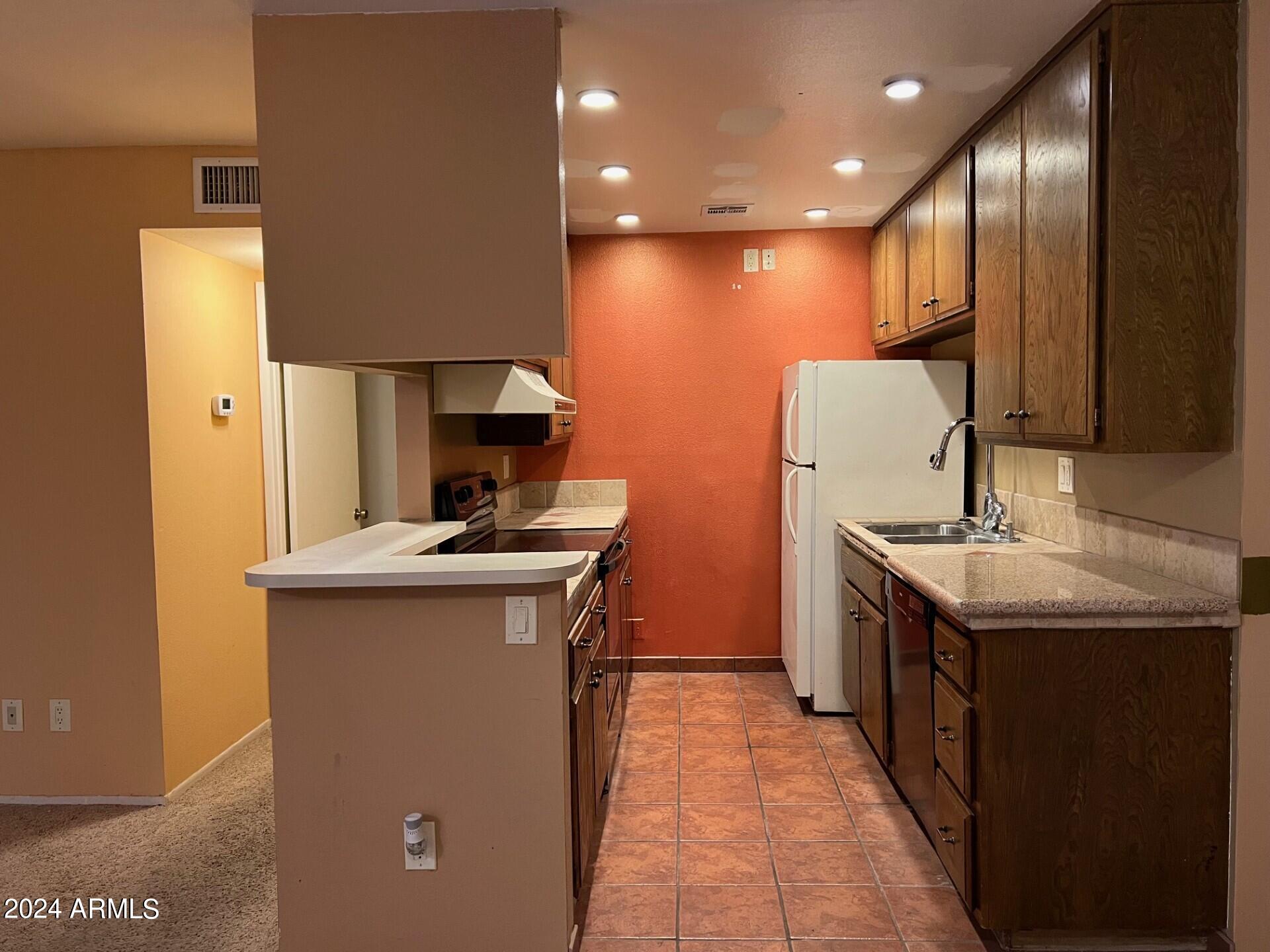 5525 E THOMAS Road # M15