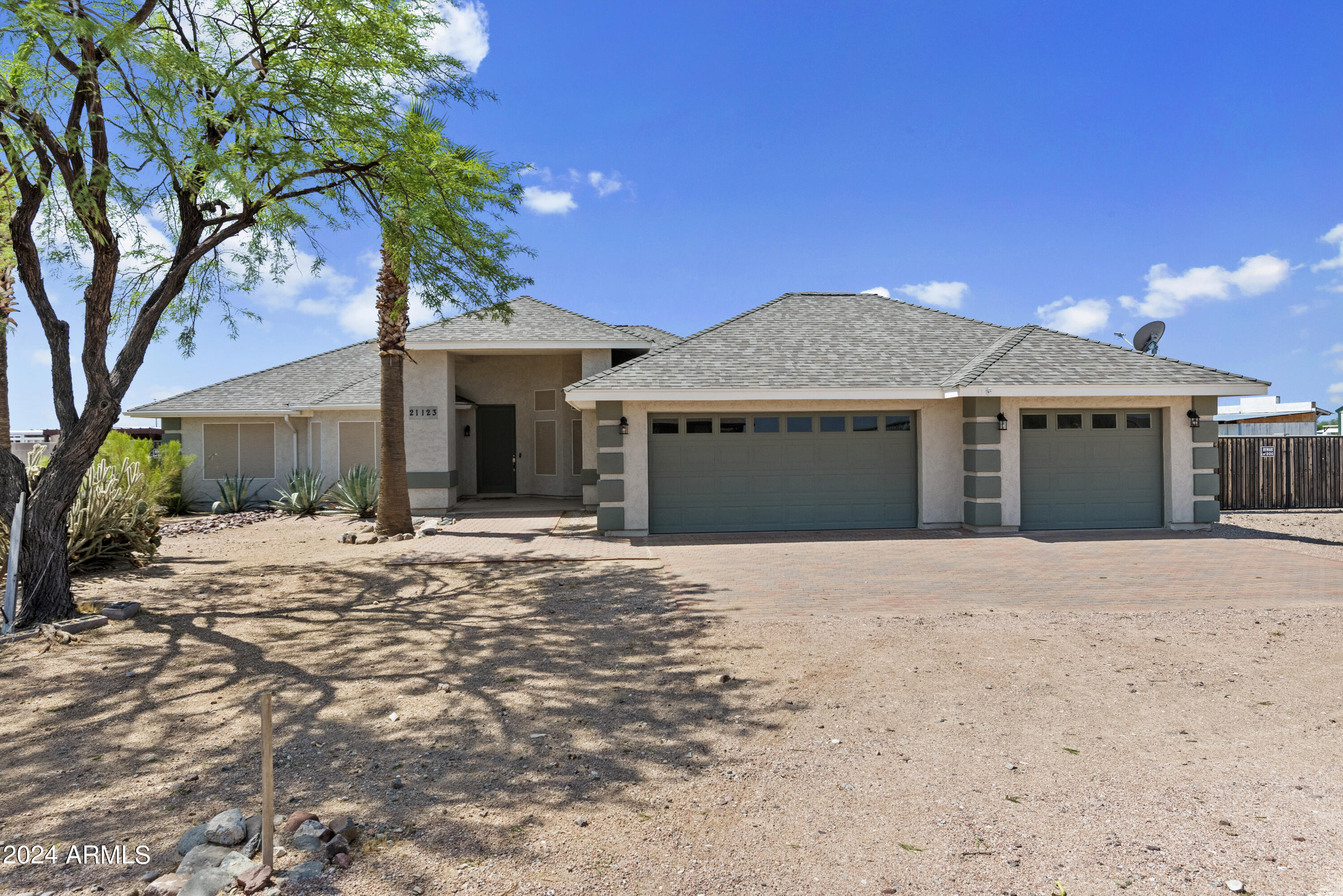 21123 W CHUCKWAGON Lane