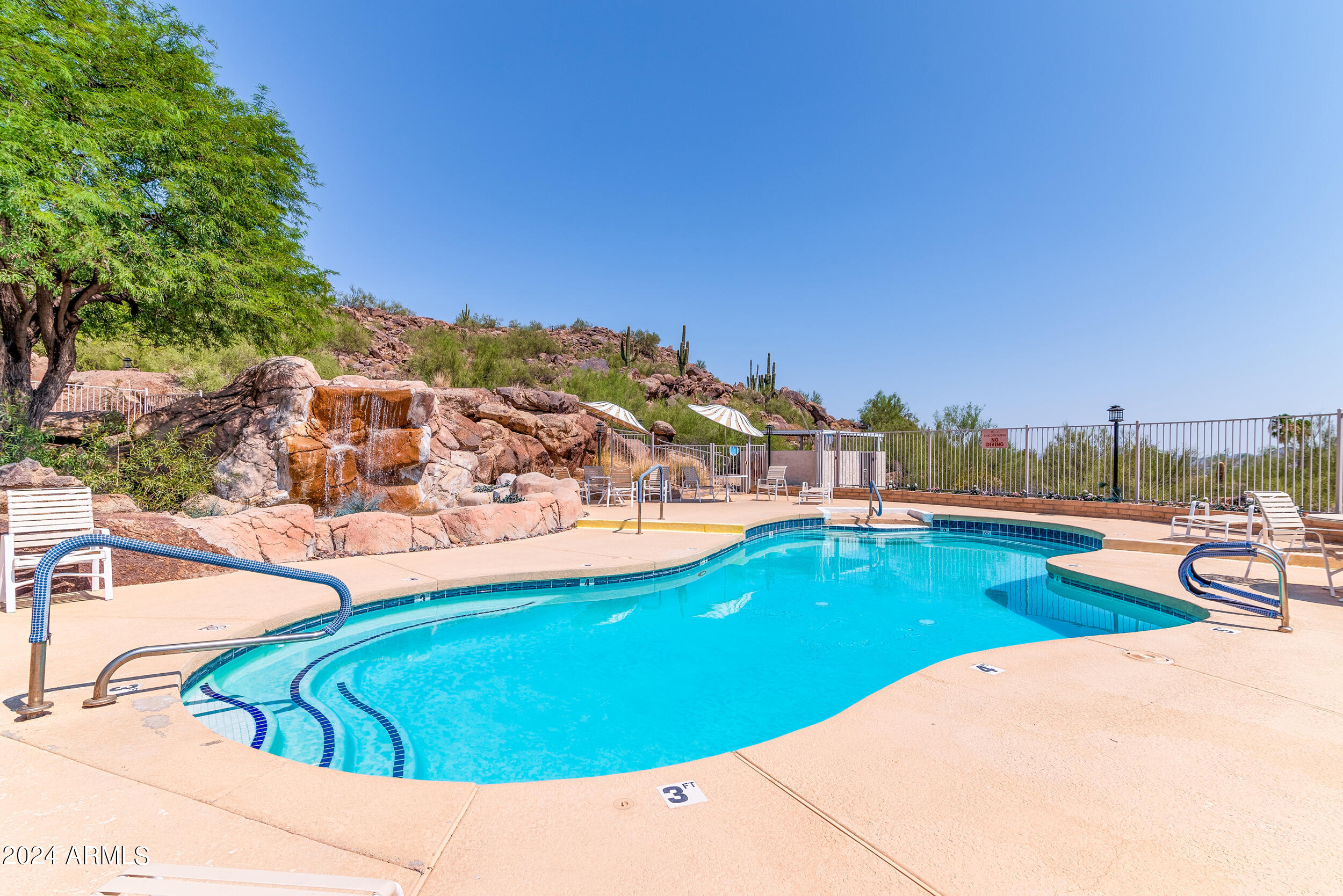 2233 E Behrend Drive # 86